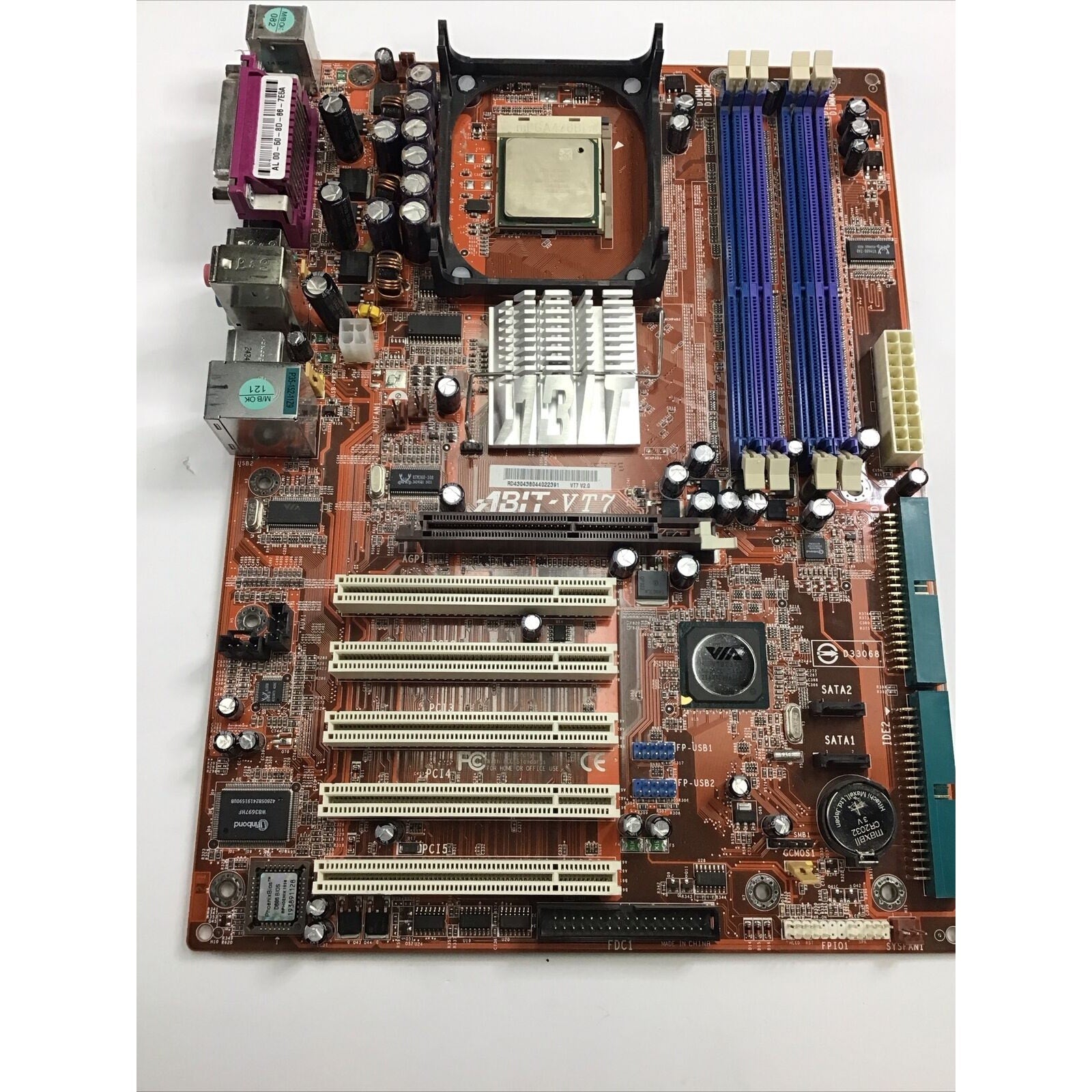 ABIT VT7, V2.0, Socket 478, Intel Motherboard + CPU