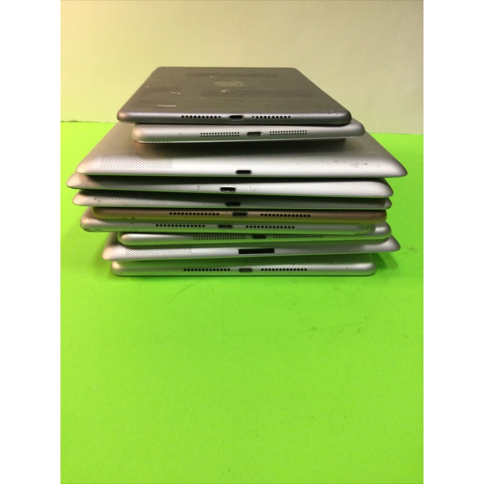 Lot of 12 iPads UNTESTED AS IS
