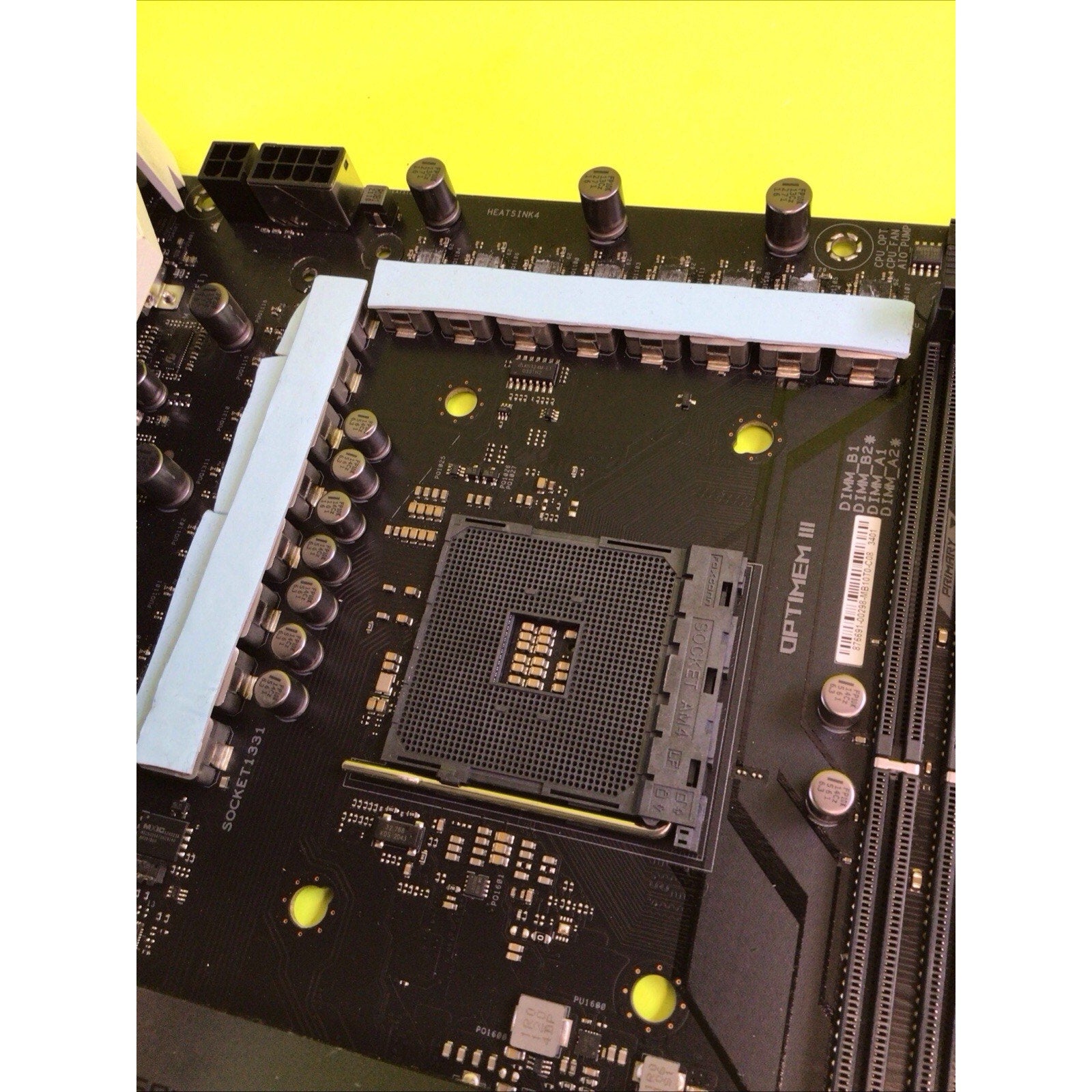 ASUS ROG Crosshair VIII Hero Wi-Fi ATX Motherboard FOR PARTS or REPAIR