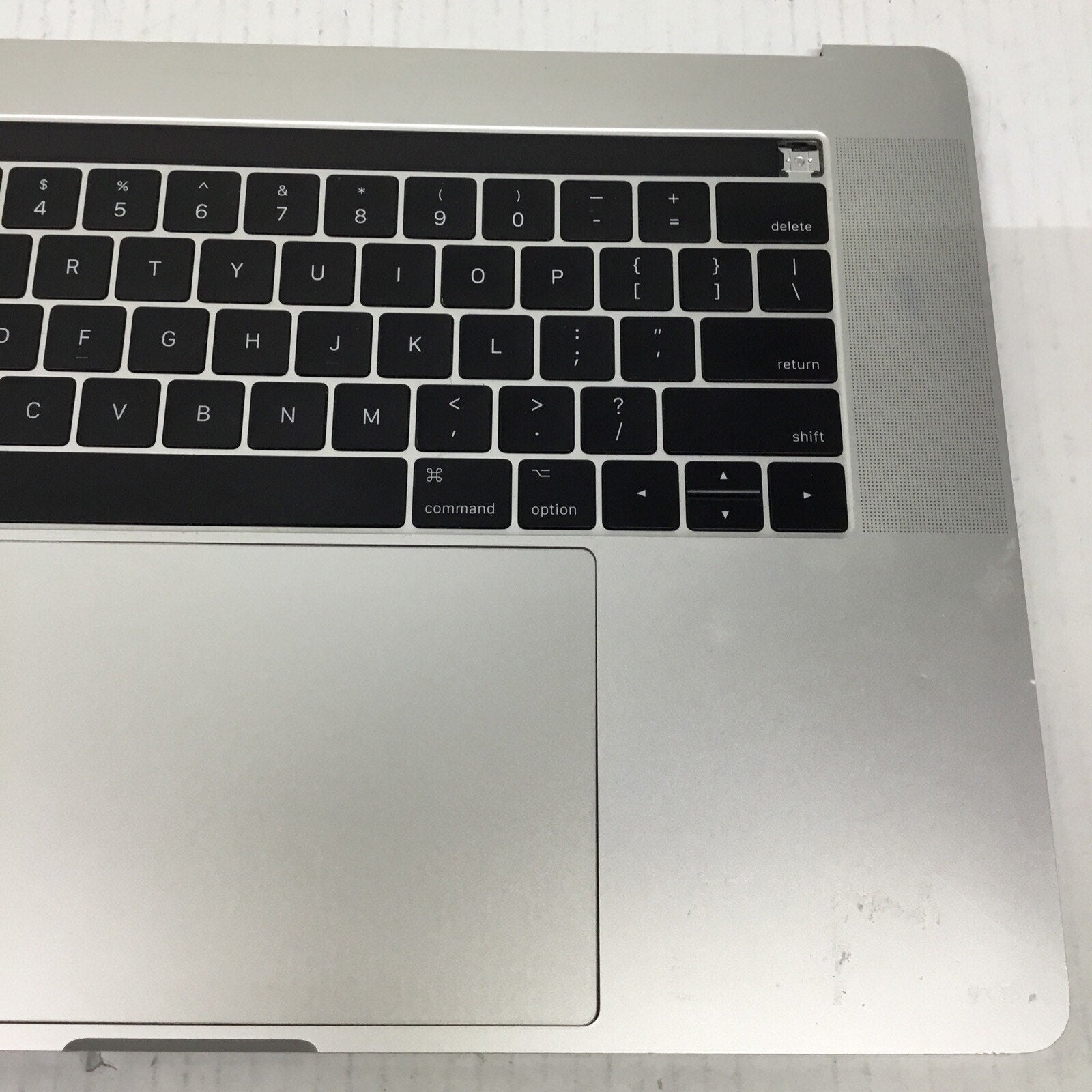 For Parts MACBOOK PRO 15" A1707 TOP CASE PALMREST KEYBOARD *NO BATTERY*