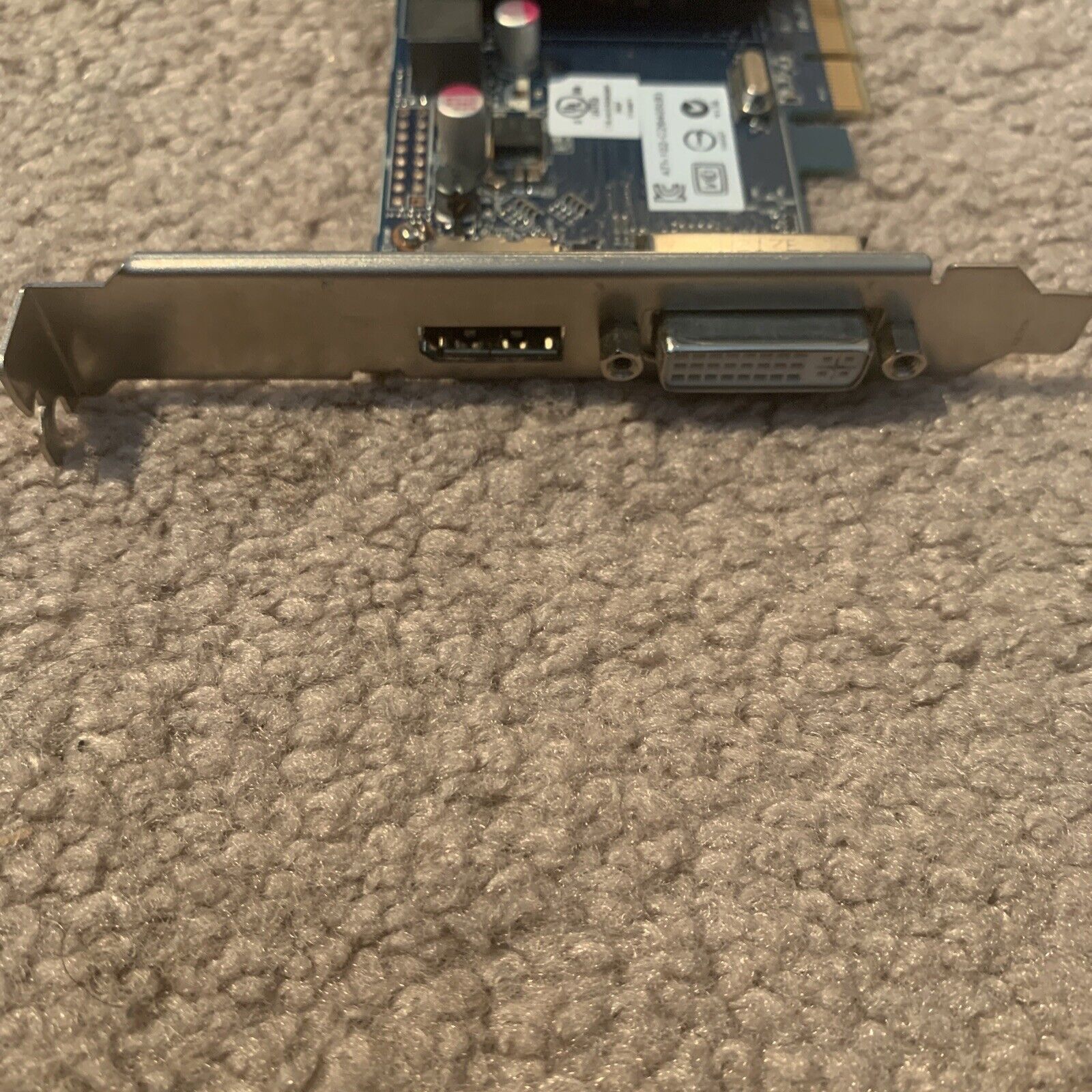 AMD Radeon HD6450 02C7NH 1GB PCI-E DVI-I DP Video Card ATI-102-C26405 (B) GPU