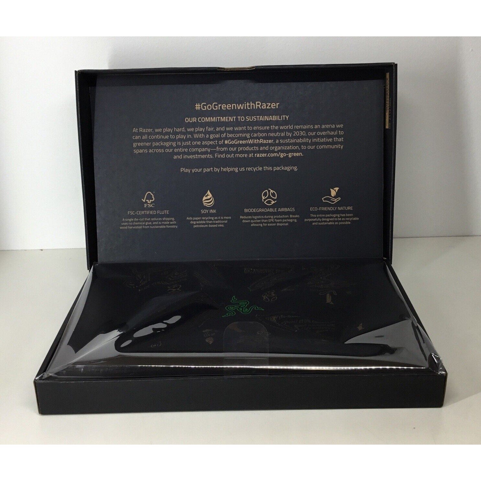 Razer Blade 17 17.3'' Laptop i7-12900H RTX 3060 16GB RAM 1TB SSD RZ09-0423