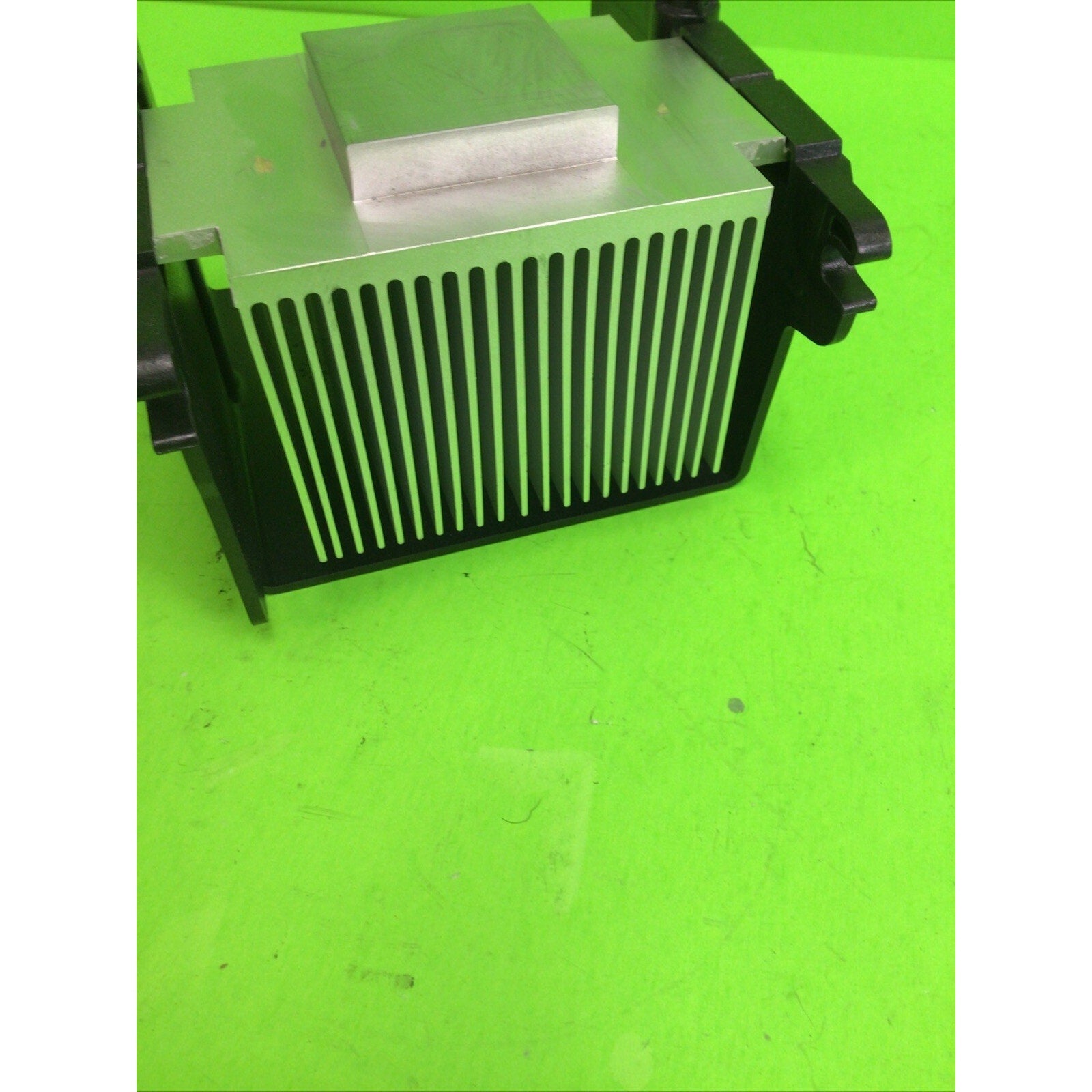 Dell DT221 0DT221 Heatink Cooler with Bracket Dimension C521 Desktop