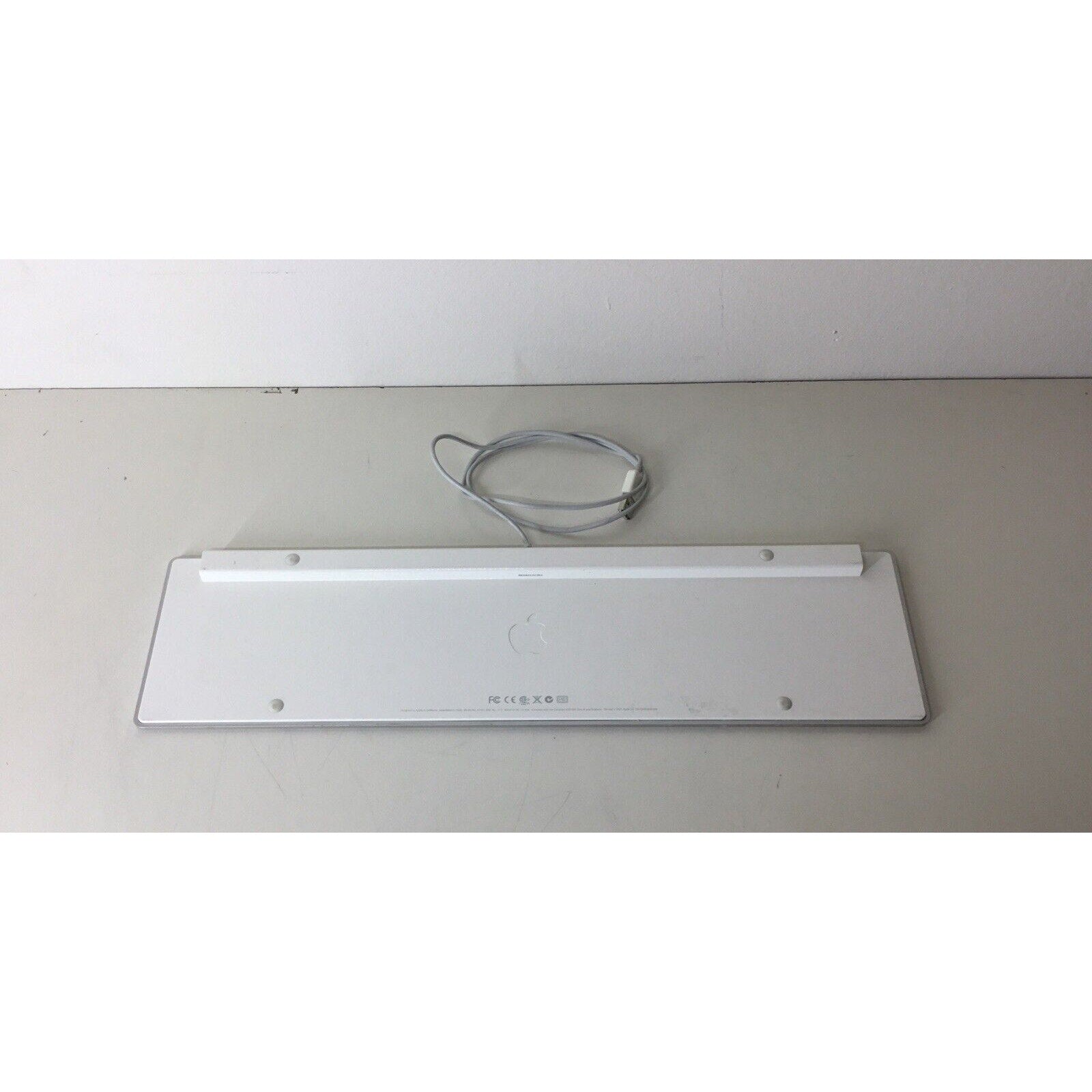 Apple A1243 USB Wired Standard Keyboard White/Silver - For Parts