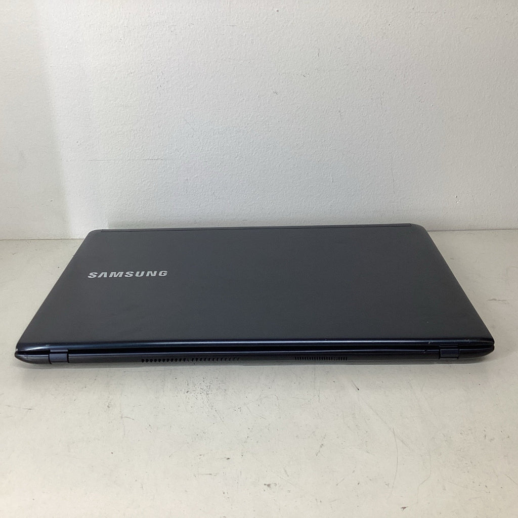 Samsung NP470R5E 15.6" Dark Blue Laptop 8GB RAM 500GB SSD Bad Screen - For Parts