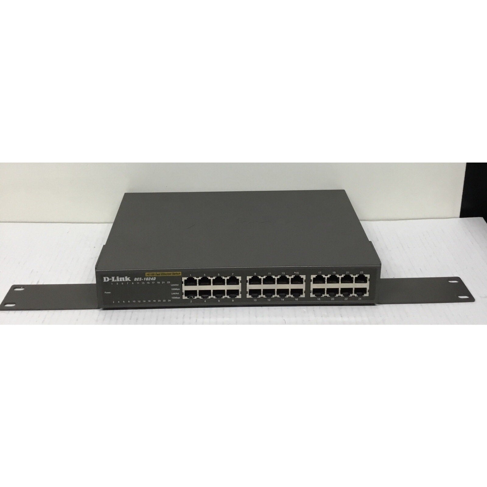 D-Link DES-1024D Black 24-Ports Energy Efficient Rack Mountable Ethernet Switch