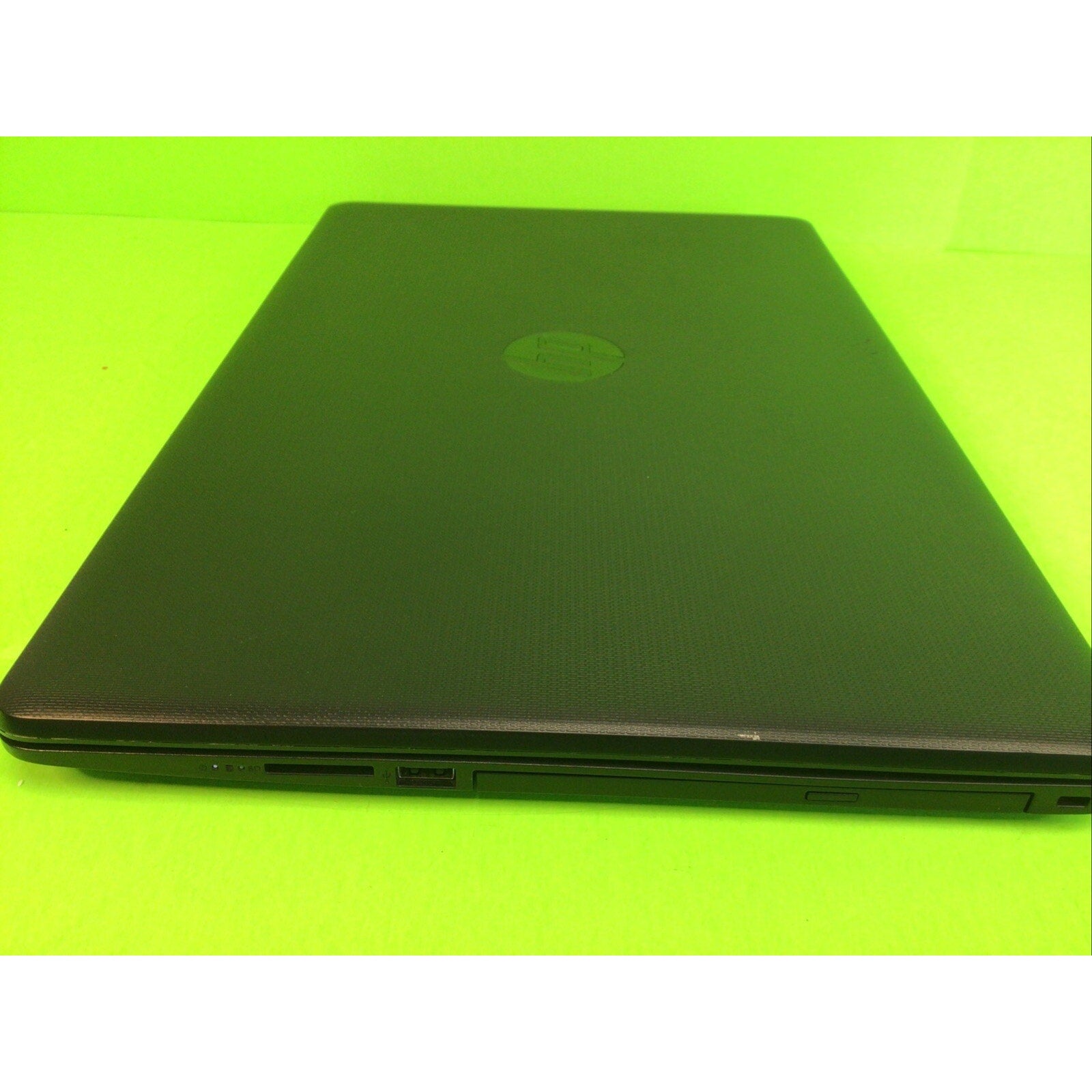 HP Laptop 17z-ca000 AMD Ryzen 5 2500U 2.0GHz 12GB RAM 1TB HDD Windows 10 Home