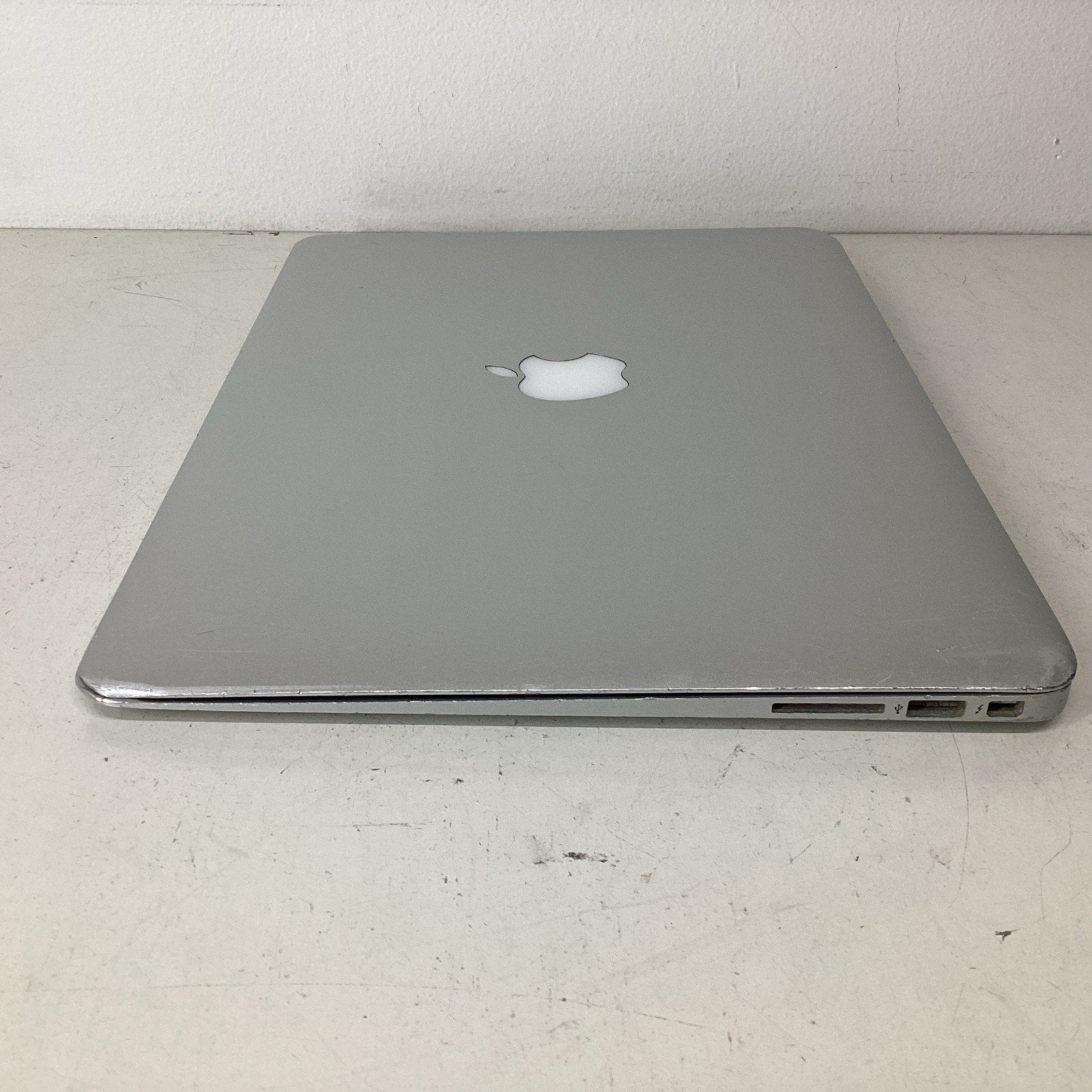 Apple MacBook Air 13.3" A1466 Dual Core Intel i5 4GB RAM - For Parts
