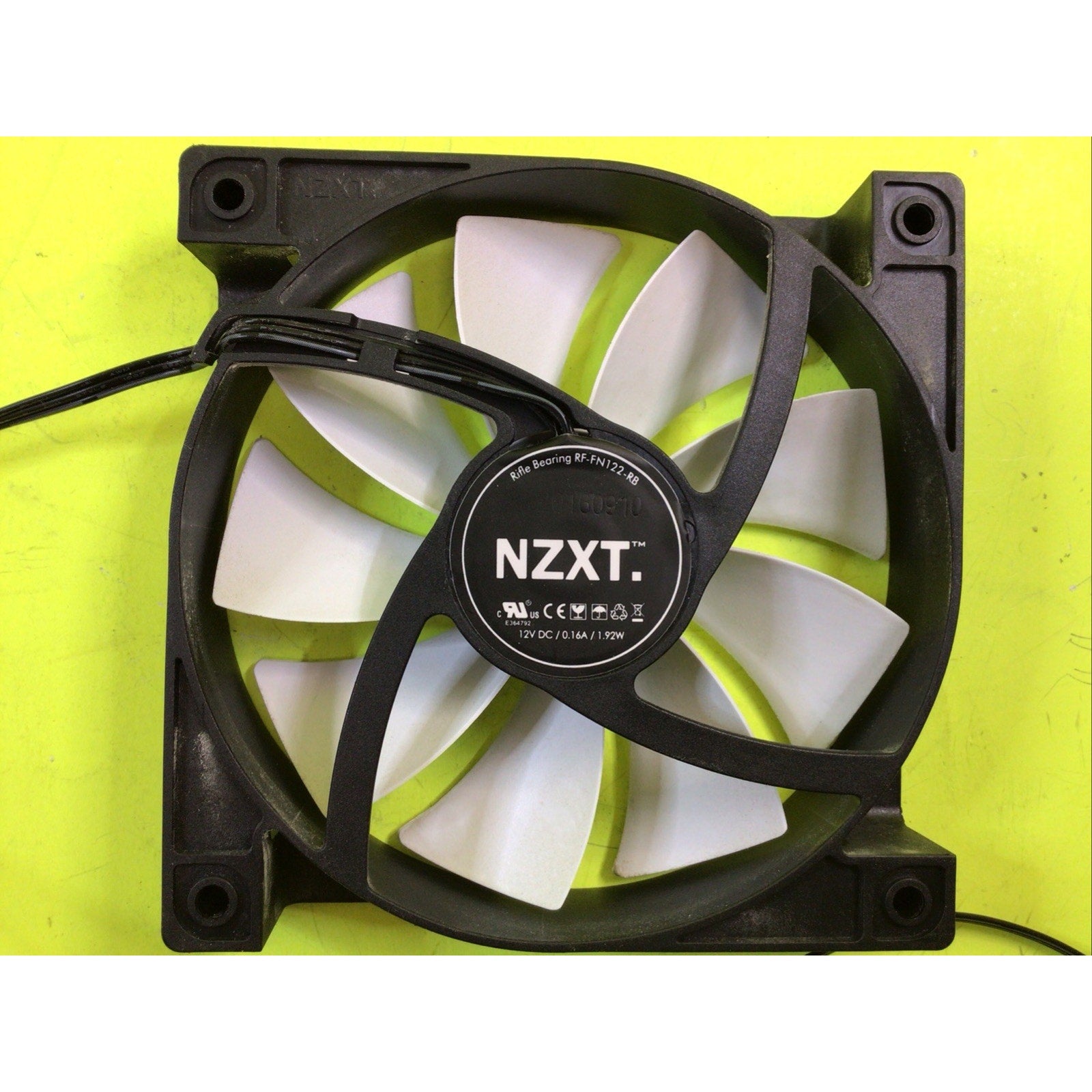 NZXT RF-AF12C-RB 120mm 3-Pin 12DC 0.16A High Performance PC Fan