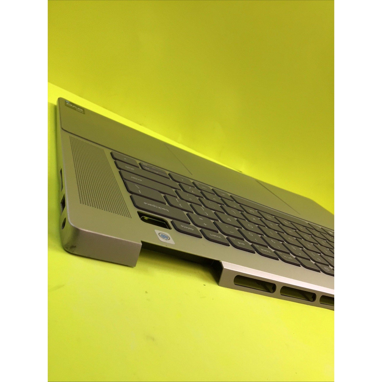 Dell Inspiron 16 7620 Keyboard Touchpad Palmrest Assembly FOR PARTS or REPAIR