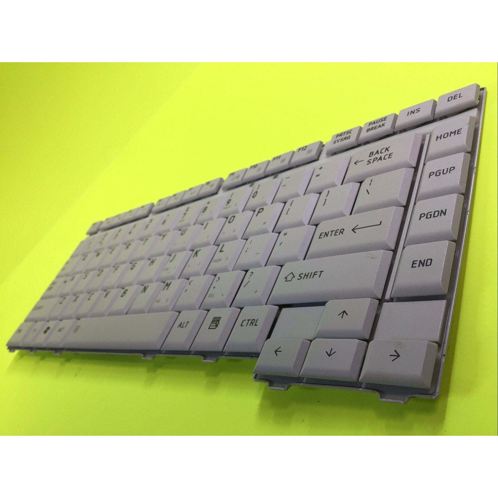 Toshiba Satellite A205-S5804 Keyboard V000090490