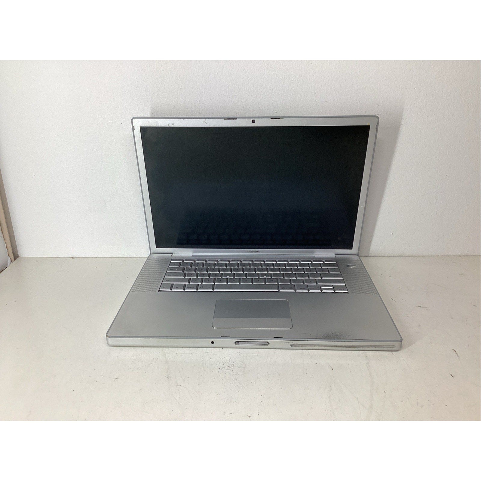 Apple MacBook Pro A1226 15.4" 2007 Intel Core Duo - For Parts