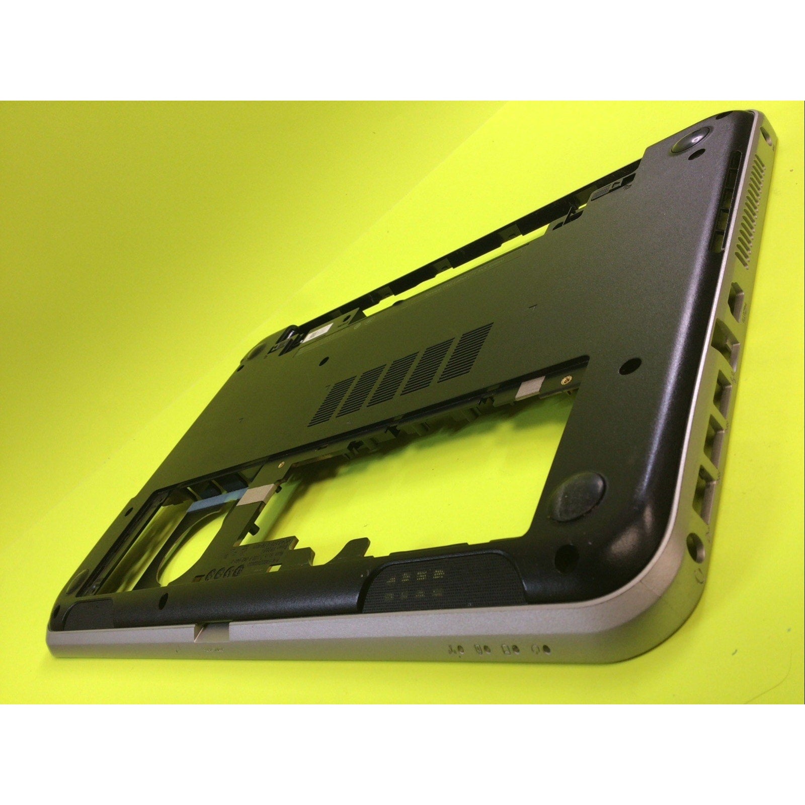 Dell Inspiron 15 5521 Bottom Housing 0YXMG9
