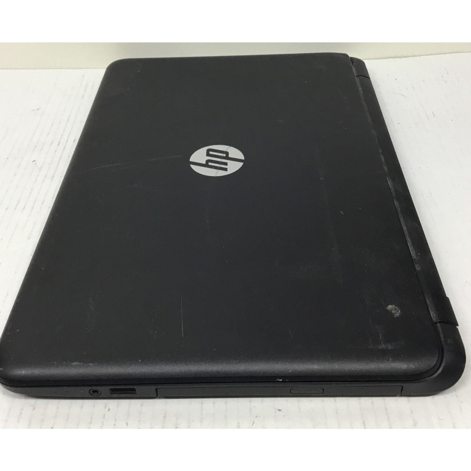 HP 15-F014WM 15.6" AMD A8-6410 4GB Ram No Adapter Bad Battery 640GB Parts Only