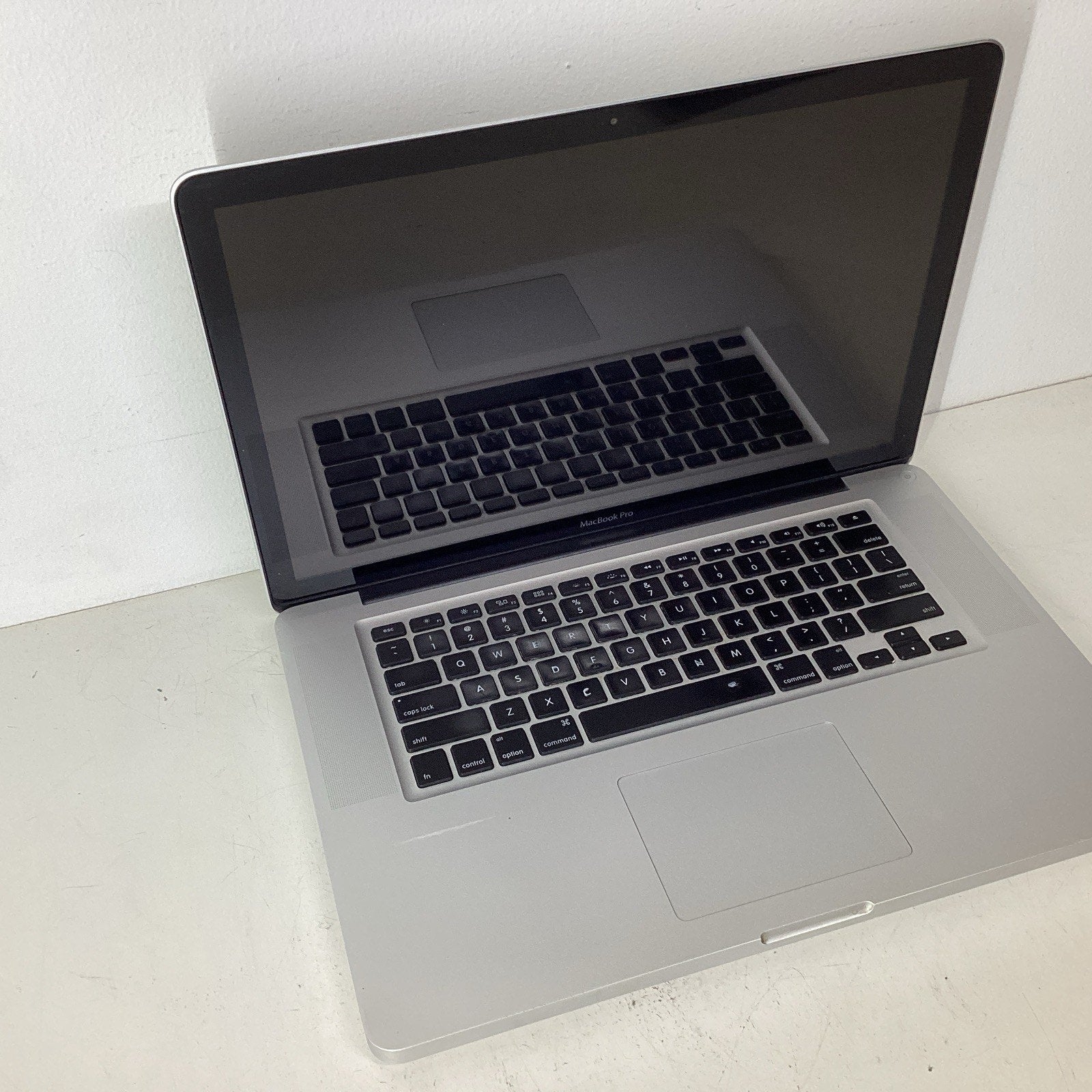Apple MacBook Pro A1286 15" 4GB RAM 500GB HDD - For Parts