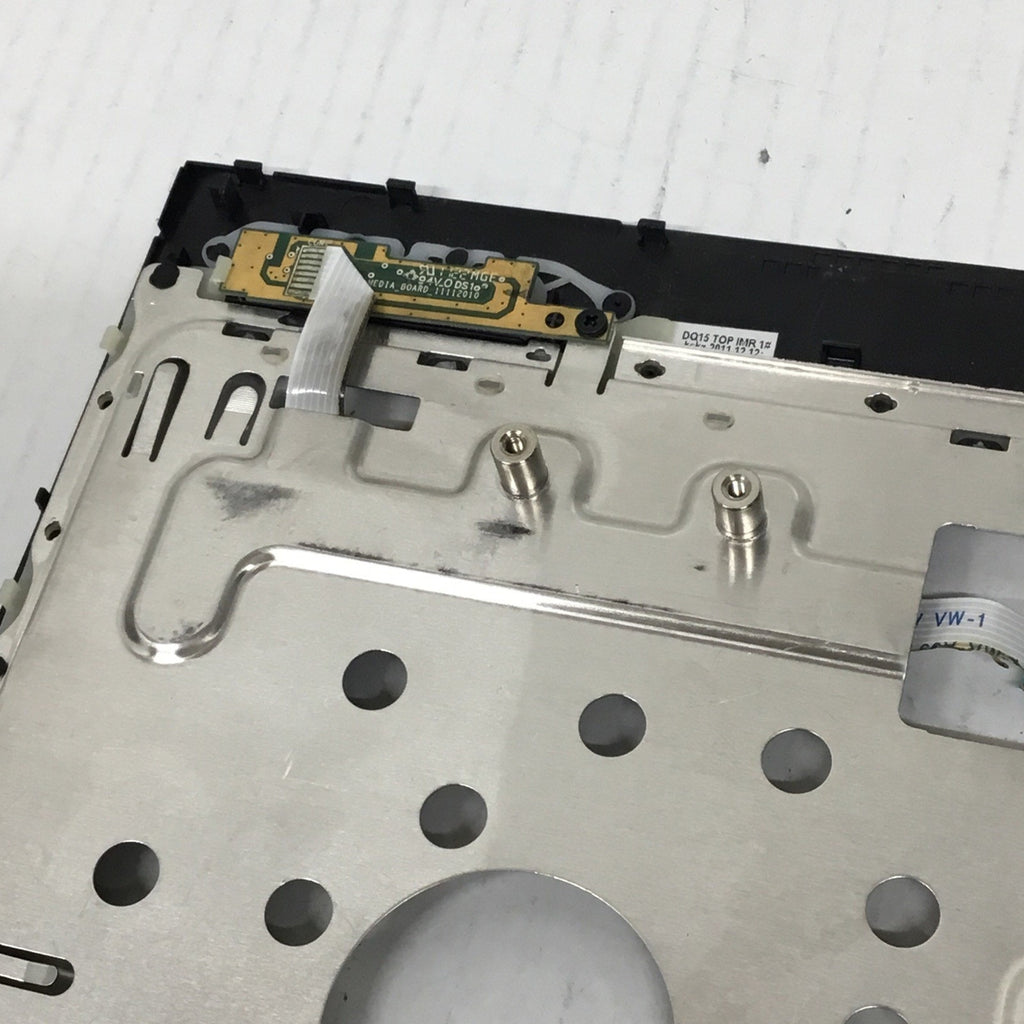 Palmrest w/Keyboard & Touchpad - Genuine Dell Inspiron 15R N5110 / 0DRHPC