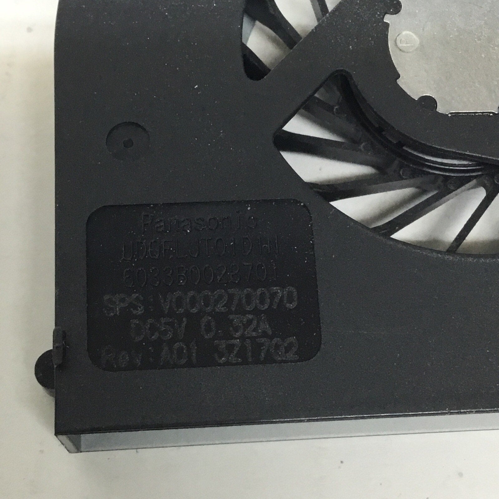 V000272300 V000270070 GENUINE TOSHIBA SATELLITE C55t-A series Cooling Fan DC5V