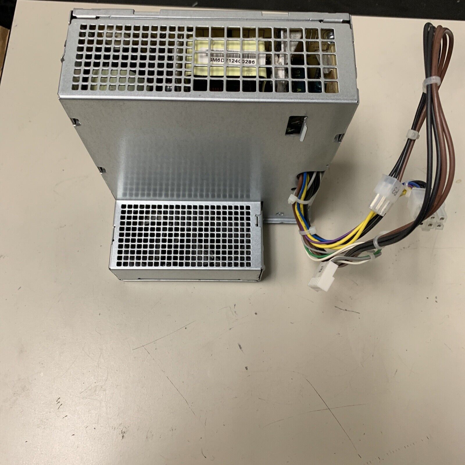 HP Switching Power Supply Model D10-240P1A P/N 611481-001 / 613762-001 240W