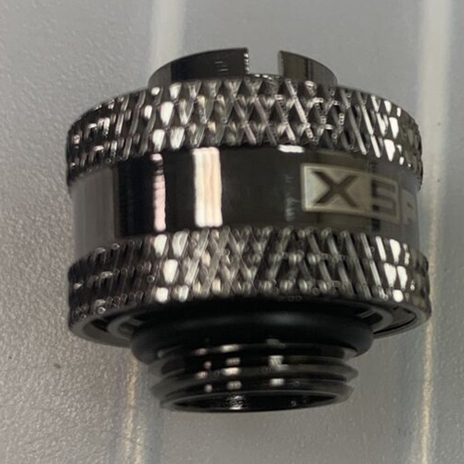 XSPC 7/16" x 5/8" Compression Fitting V2, Black Chrome Finish, G1/4" Threads