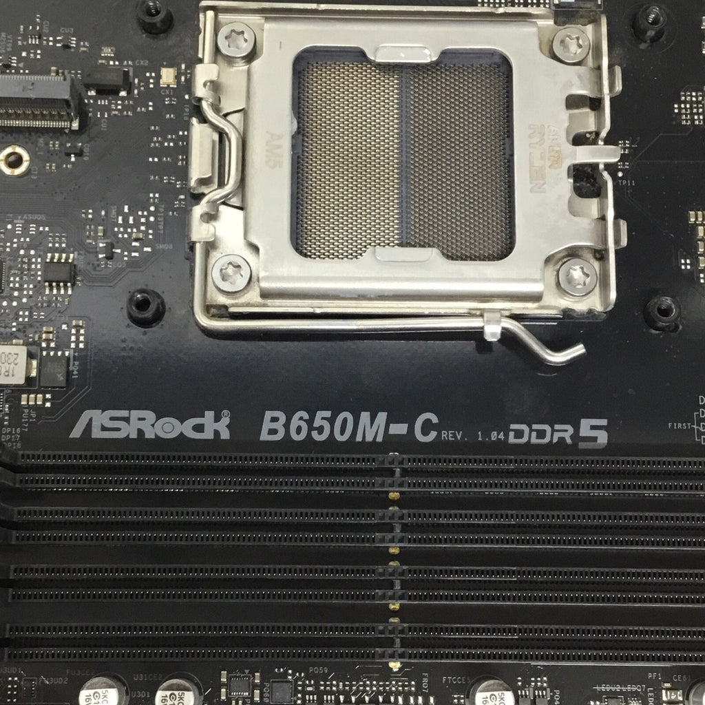 For Parts GIGABYTE B650M C AM5/ LGA 1718/ AMD/ B650/ Micro-ATX/ DDR5