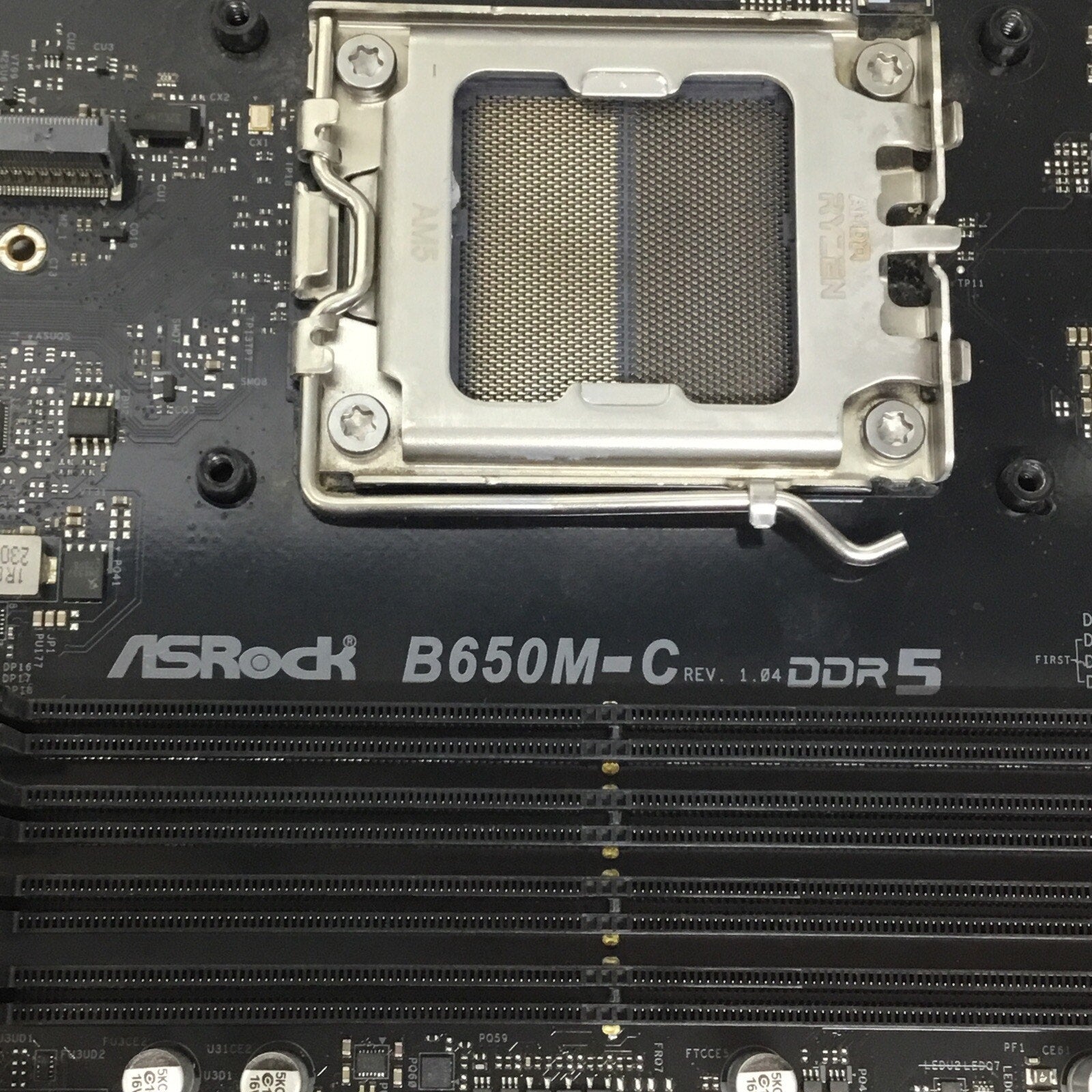 For Parts GIGABYTE B650M C AM5/ LGA 1718/ AMD/ B650/ Micro-ATX/ DDR5