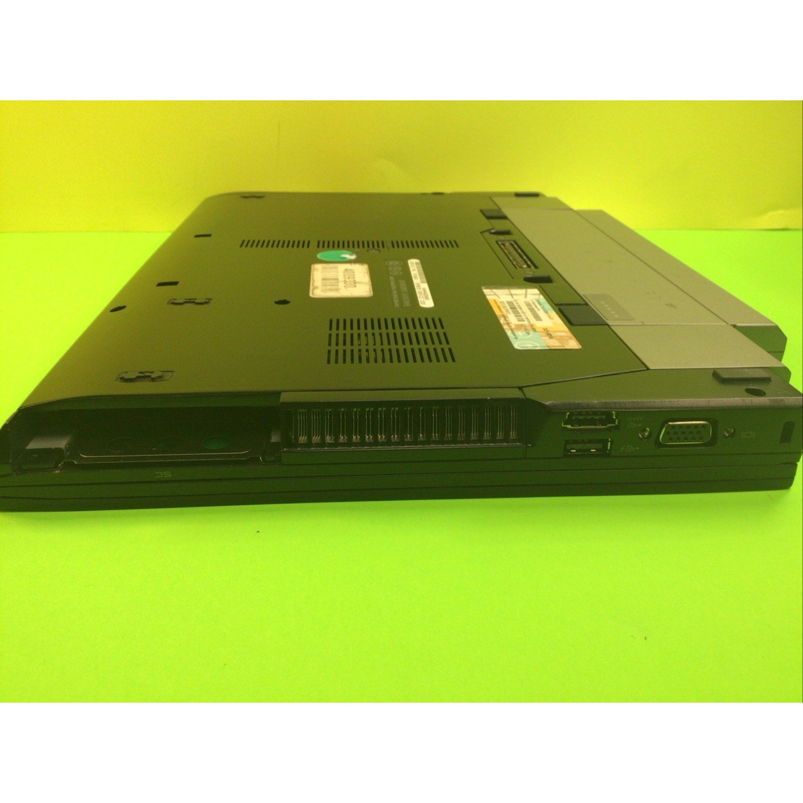 Dell Latitude E6400 Laptop Core 2 Duo T9400 2.53GHz 2GB RAM No HDD