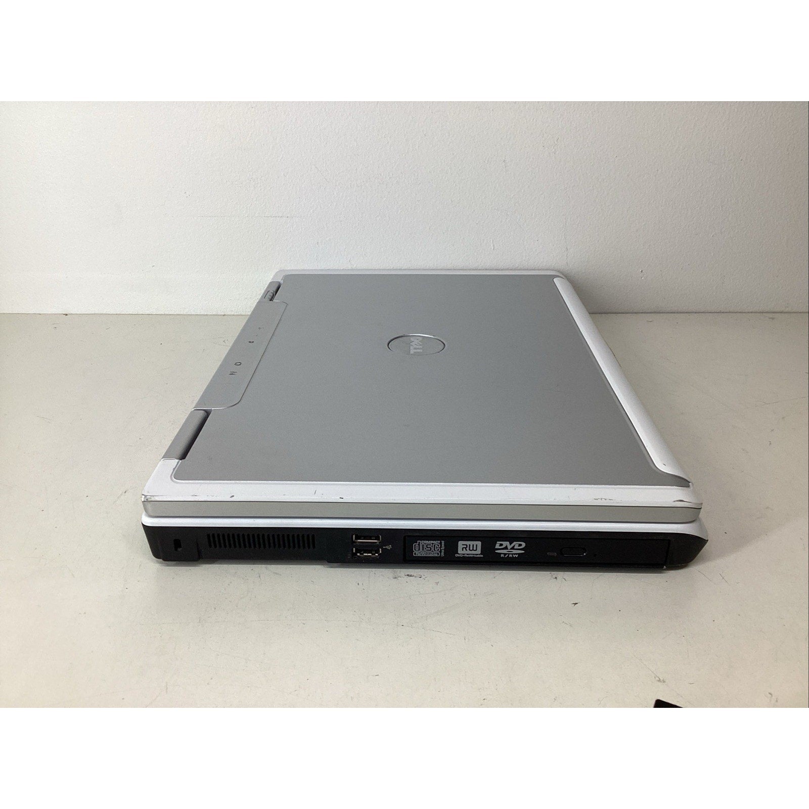 Dell Inspiron 9300 17" Laptop Intel Centrino 768MB RAM - For Parts