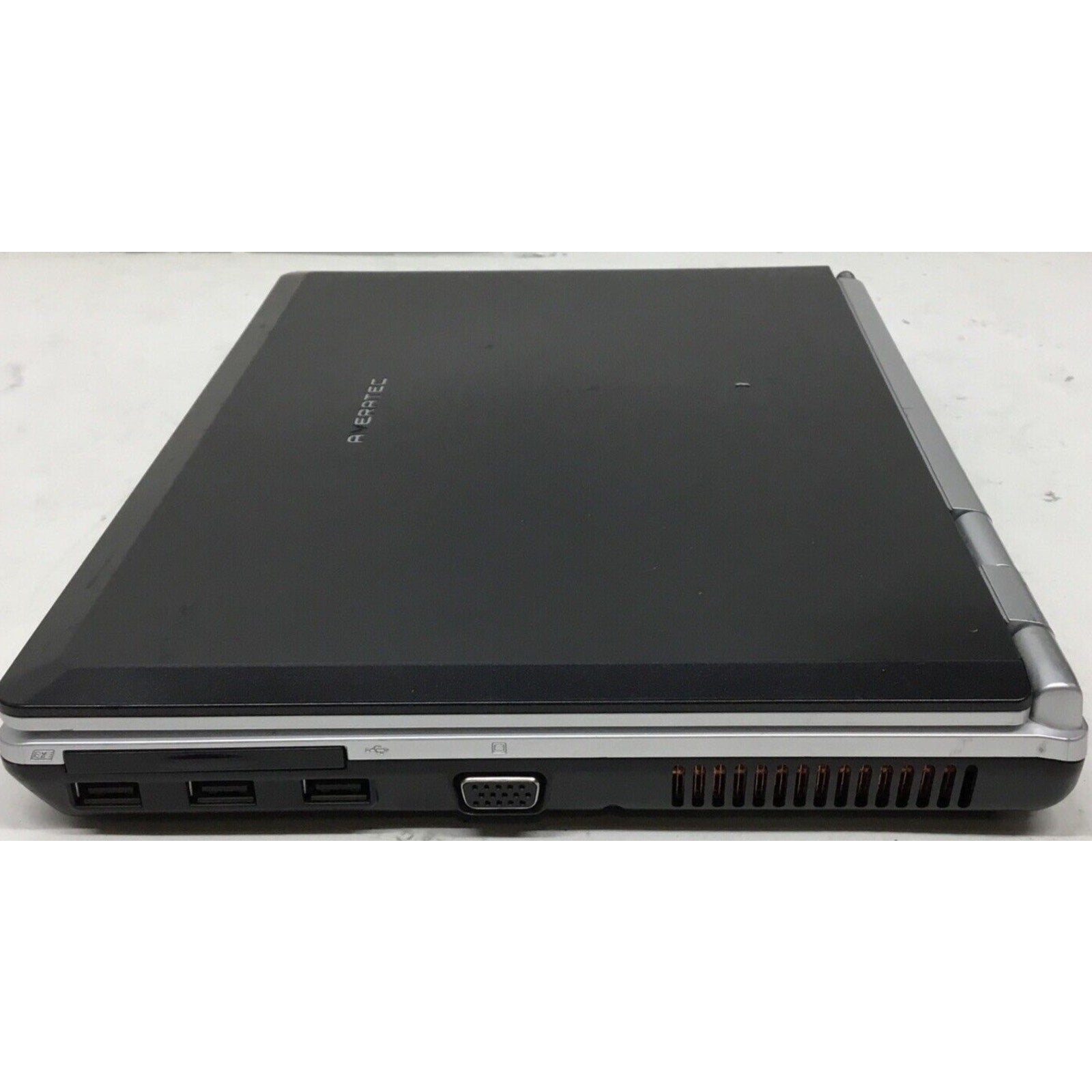 For Parts Averatec AMD Turion 2200 Series No Adapter No HDD Doesn't Boot