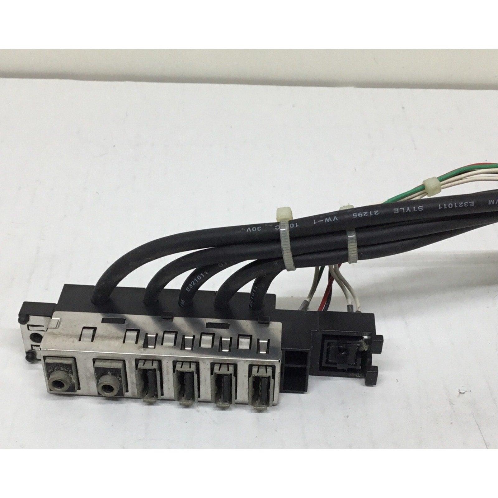 HP Compaq 8200 Desktop Front Panel USB Audio Port with Cable 611897-001