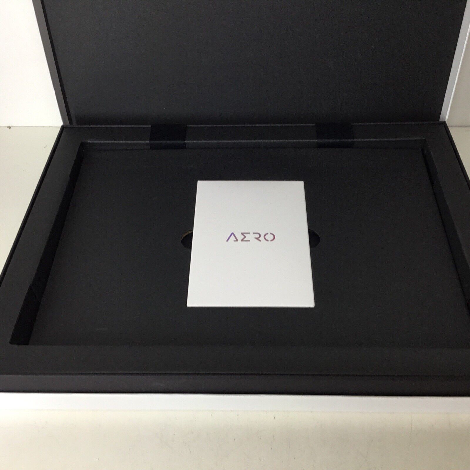 Gigabyte AERO 16 OLED Gaming Laptop i9-13900H 32GB RAM 1TB SSD RTX 4070