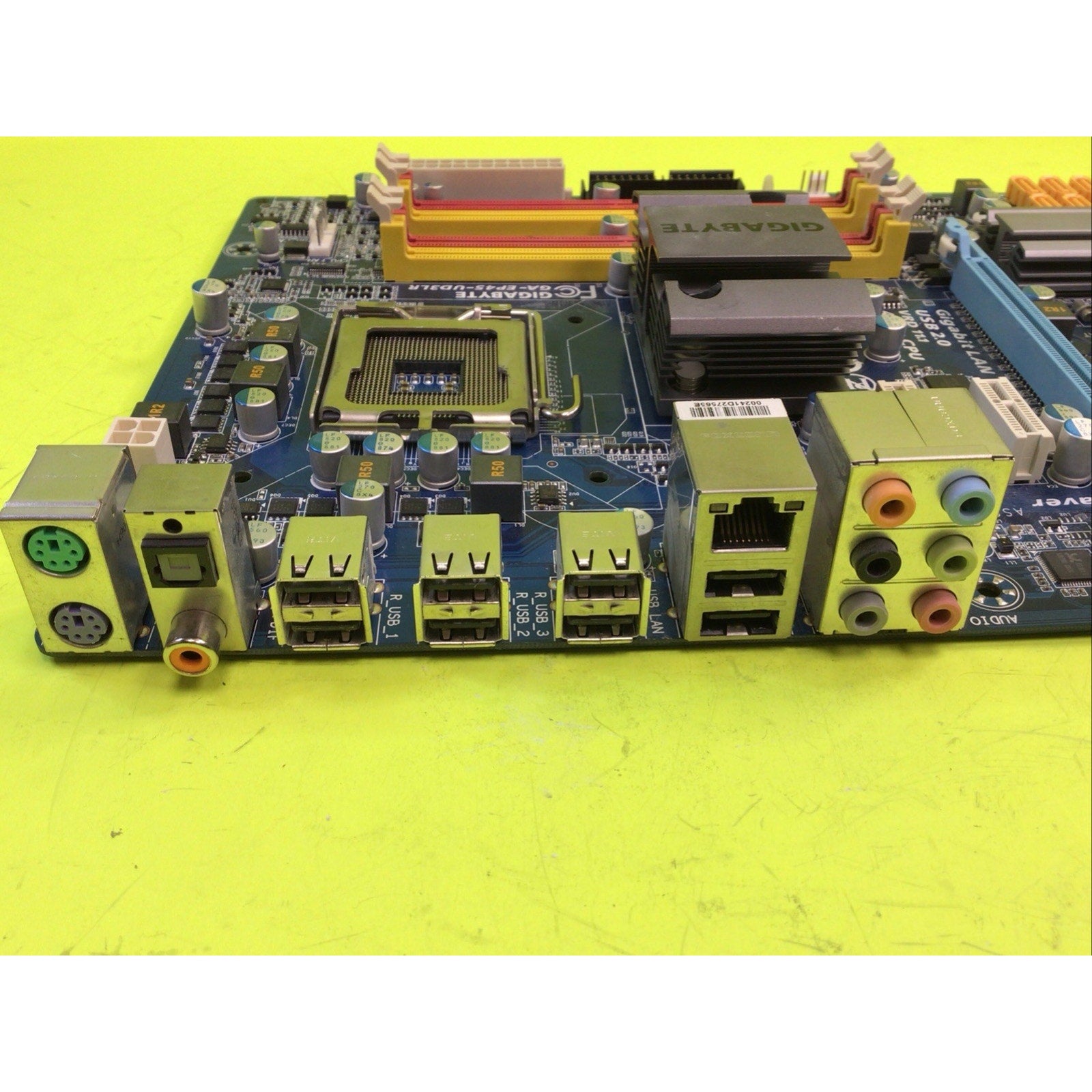 Gigabyte GA-EP45-UD3LR Socket 775 Motherboard Boots to BIOS FOR PARTS or REPAIR