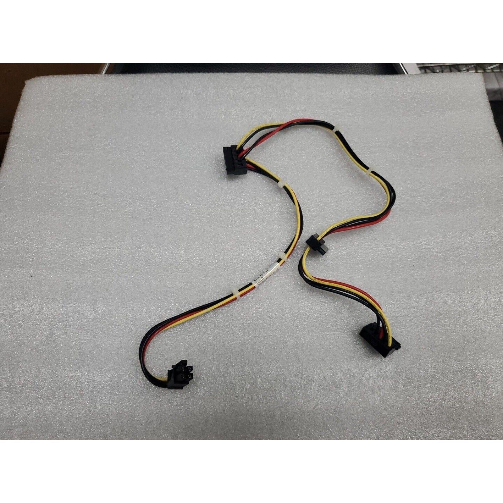 611895-001 611895-001 6200 Pro Elite 4-pin to 3X SATA motherboard power cable