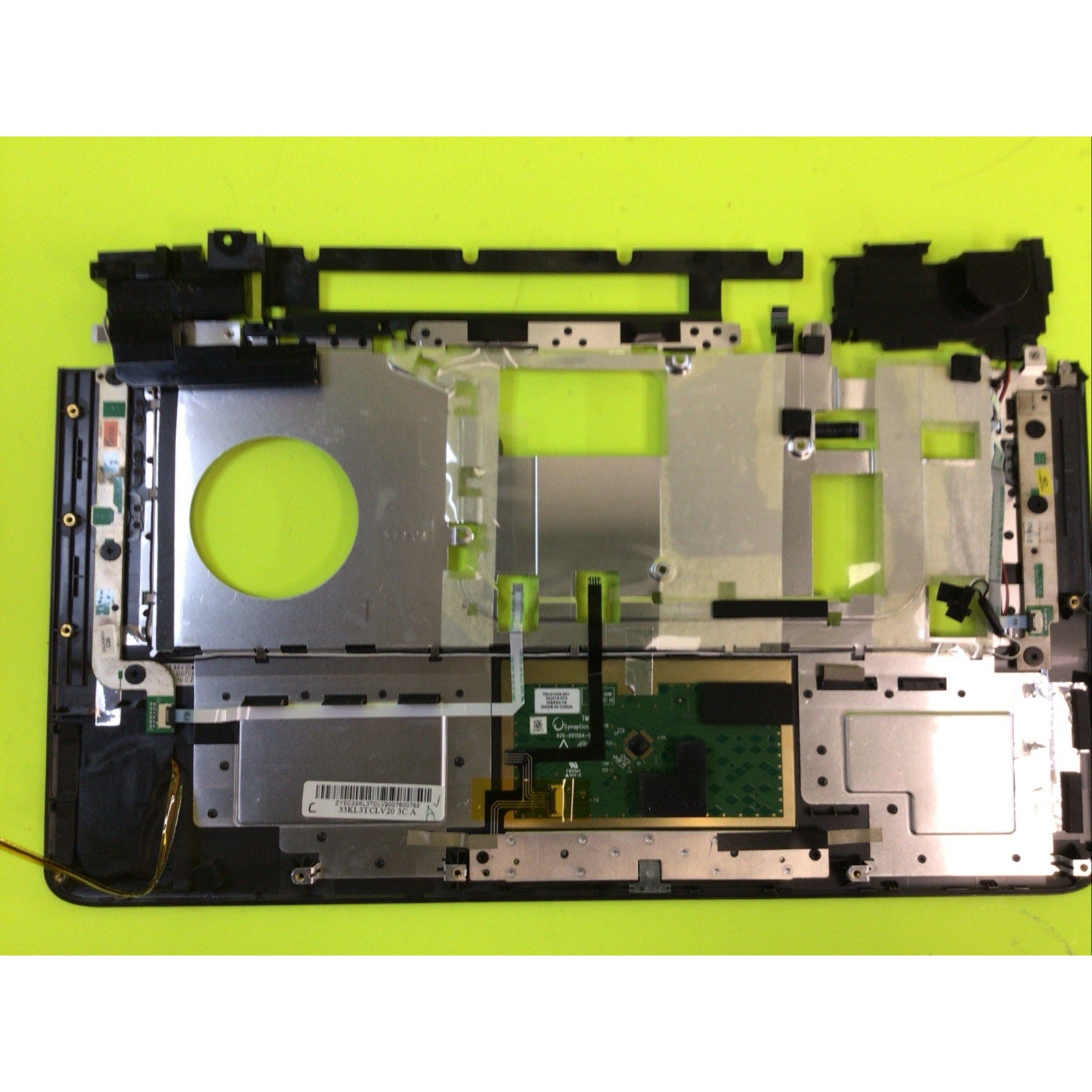 Lenovo Ideapad Y560 Palmrest Touch Pad Assembly w/Speakers 33KL3TCLV20