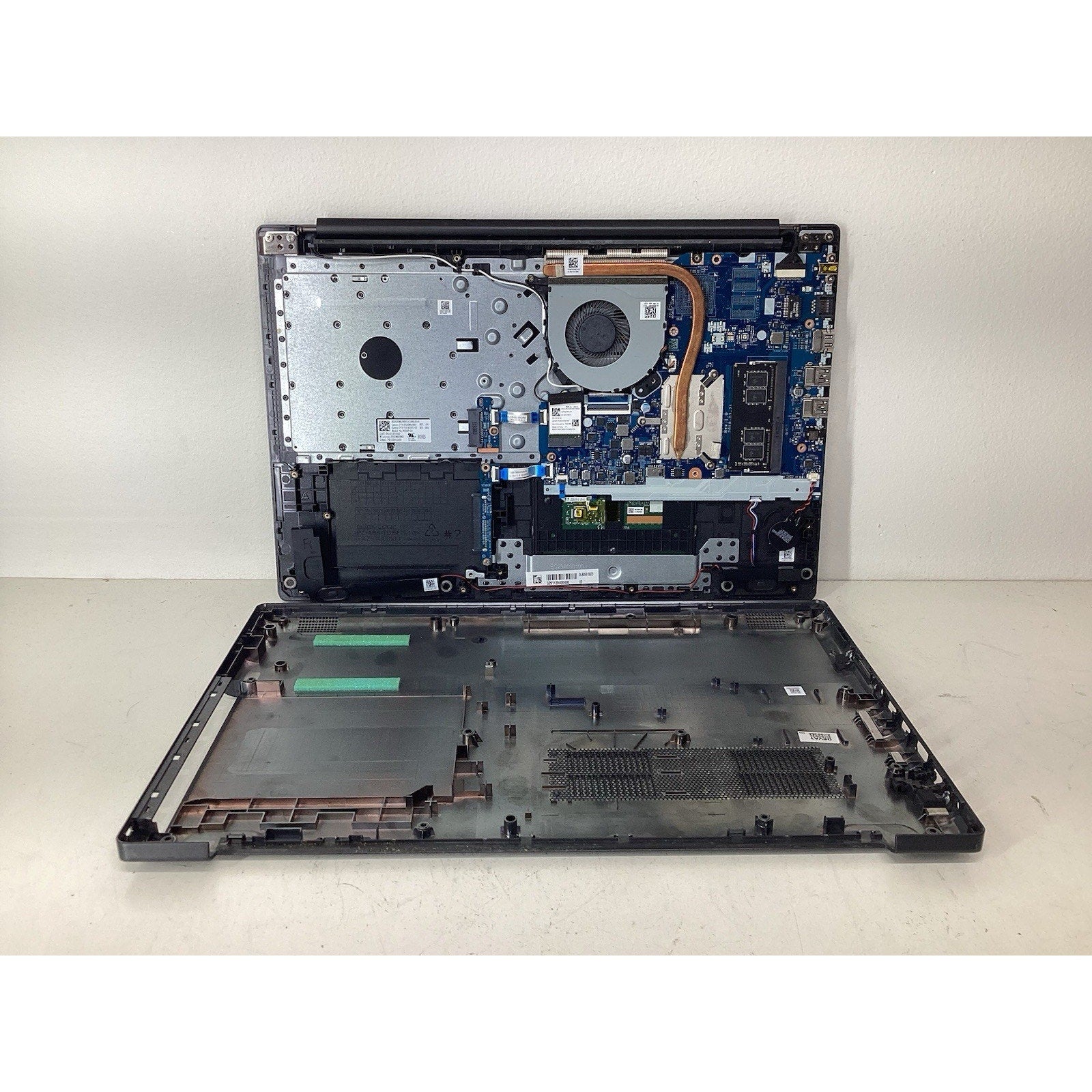 Lenovo Ideapad 130-15AST Laptop AMD A6 8GB RAM No Screen, HDD, CD ROM-For Parts