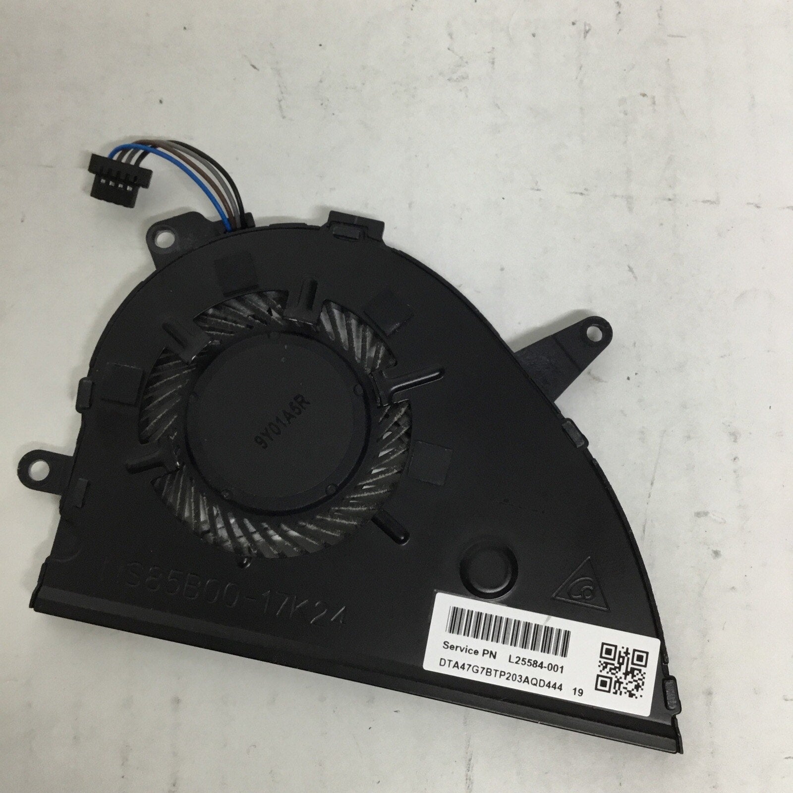 HP Pavilion 15-cs3153cl 15.6" Genuine Laptop CPU Cooling Fan L25584-001