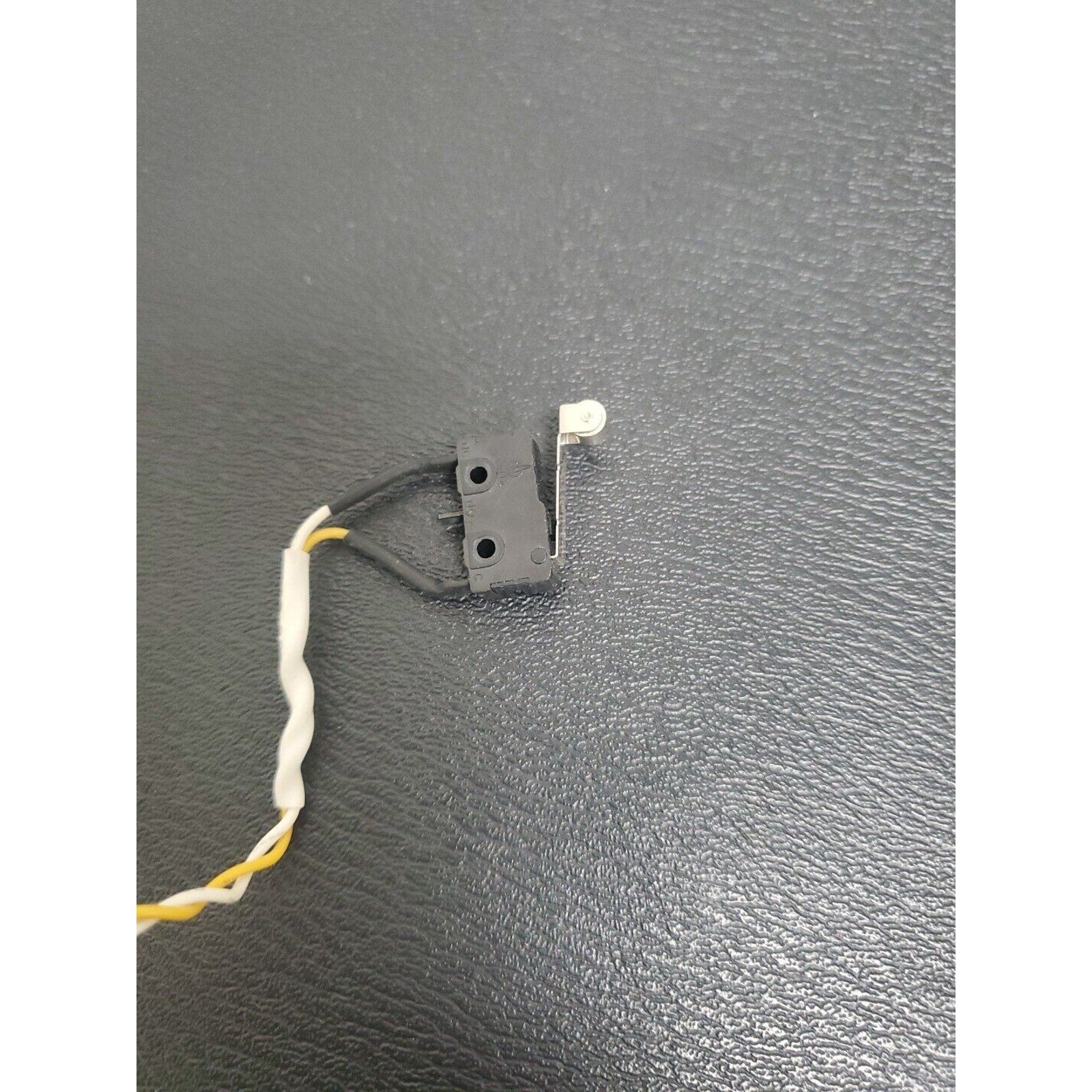 Acer Chassis Intrusion Switch P/N: M.35100LG00-000 MI191003 5A 125VAC 3A 250VAC