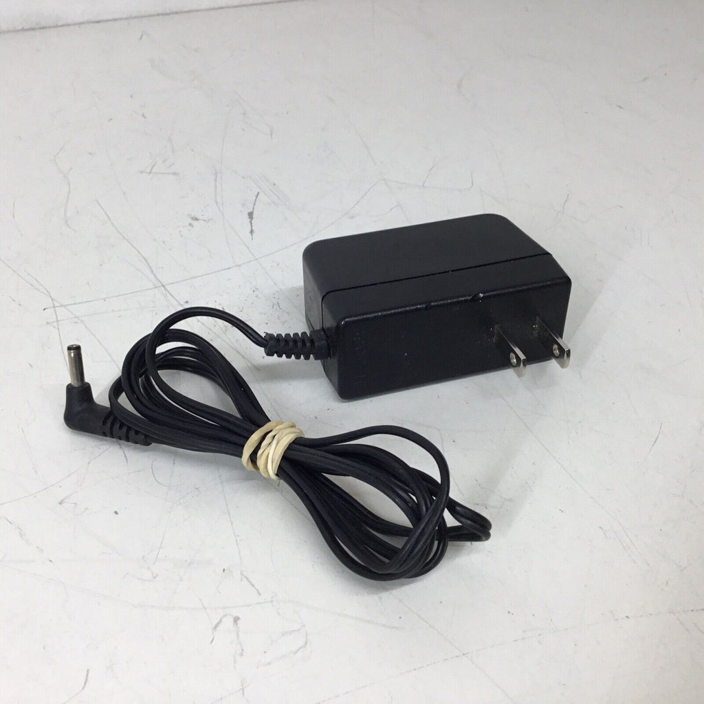 DVE Switching AC Power Adapter Model DSA-15P-05 US 5V DC 2A