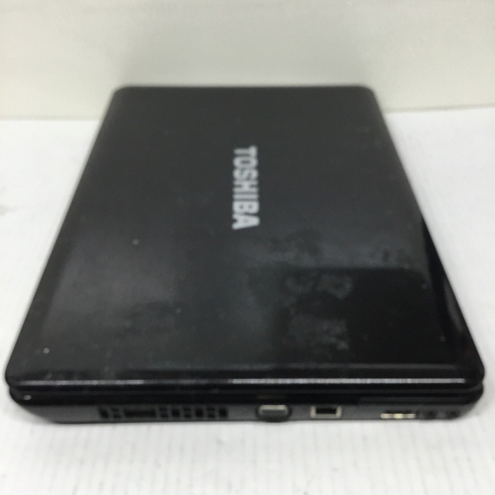TOSHIBA Satellite L505D-GS6000 AMD Vision 15.6” 4 GB No HDD No Adapter
