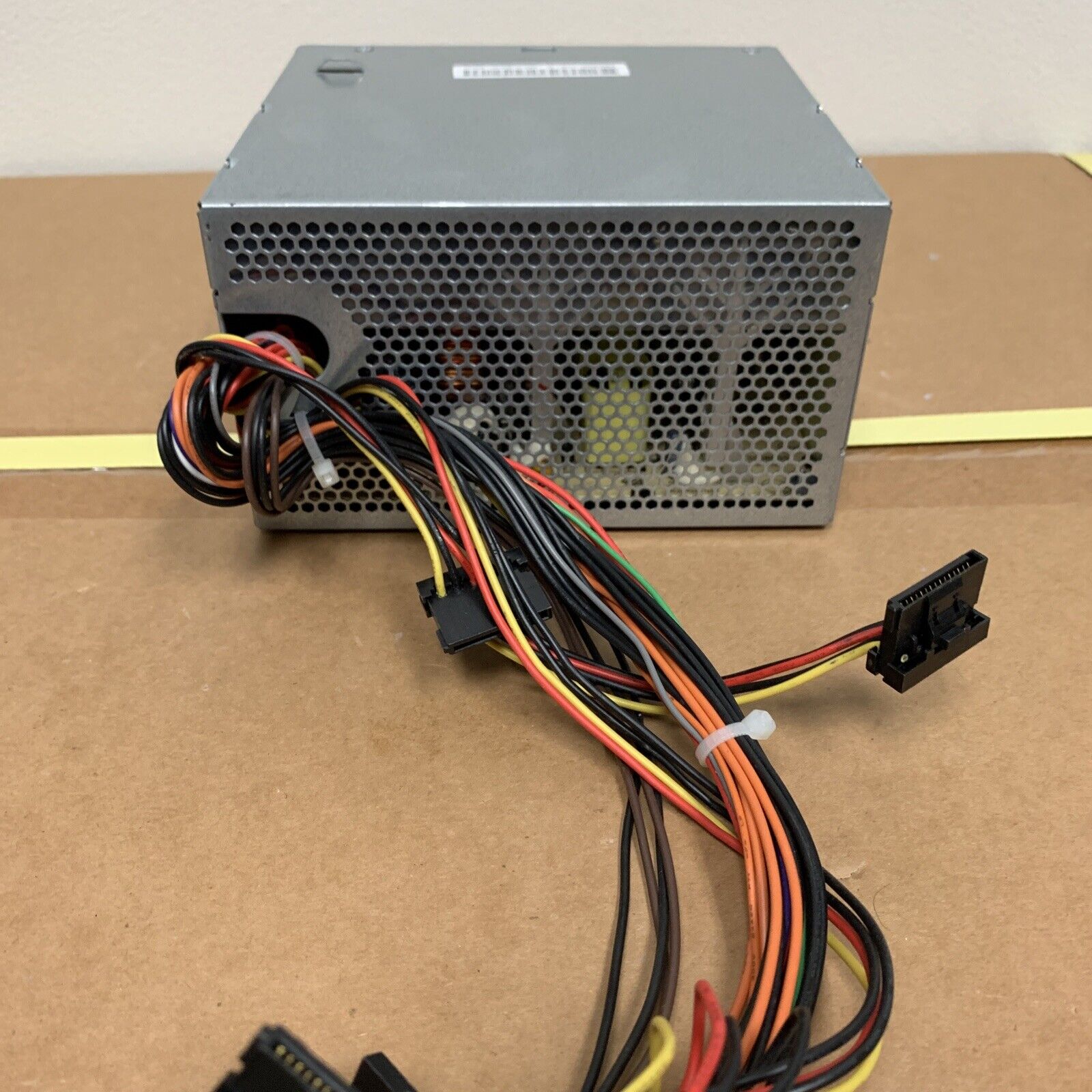 HP 667893-003 715185-001 300W 24-Pin Power Supply D11-300N1A