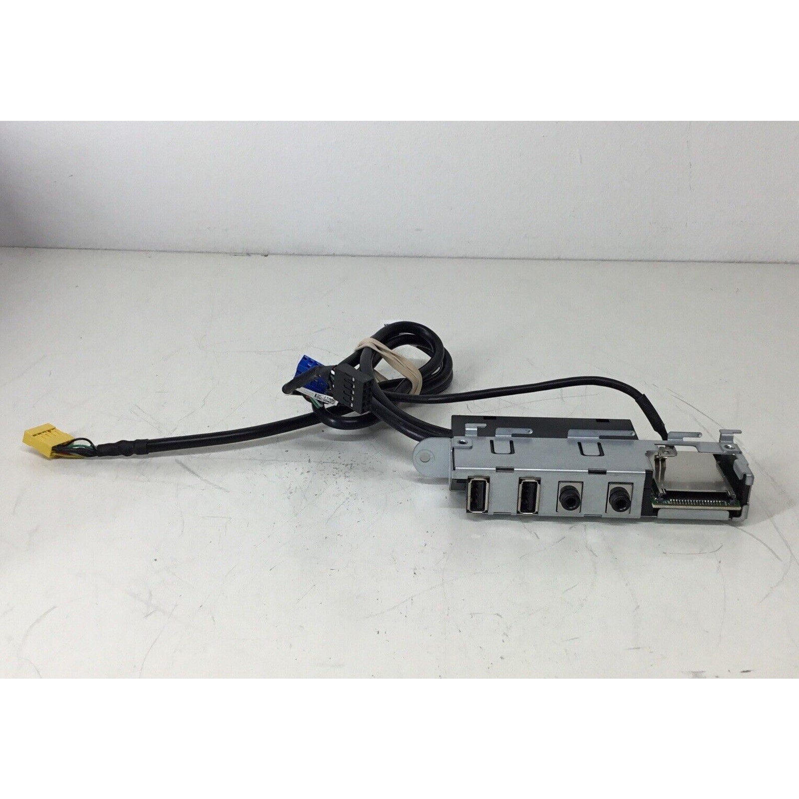 Dell Inspiron 3646 Desktop Computer USB/Audio Port Panel 04DPHV 4DPHV 0GMFV7