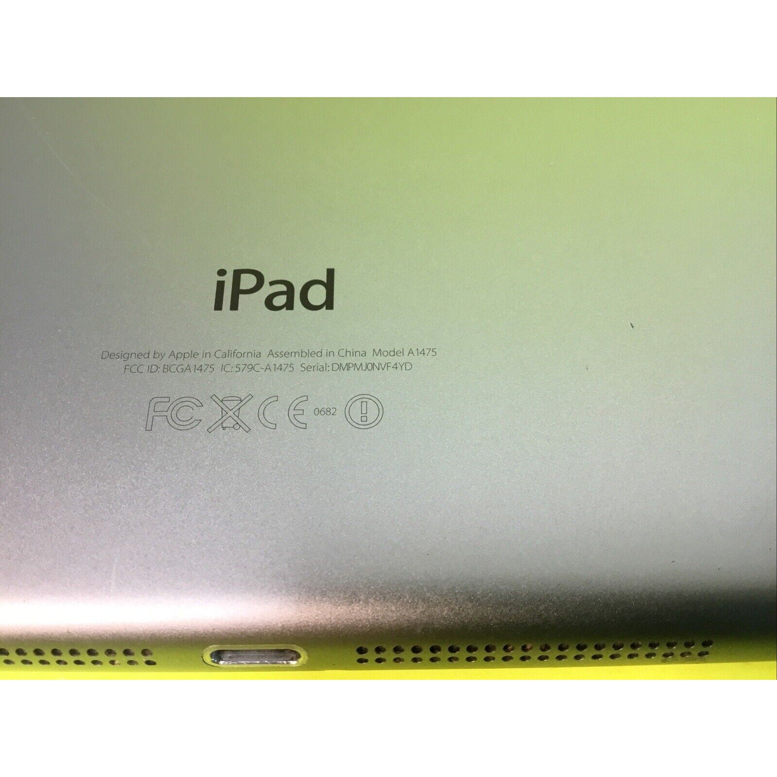 Lot of 3 x Apple iPad 5th Generation/iPad Air FOR PARTS or RECYCLE