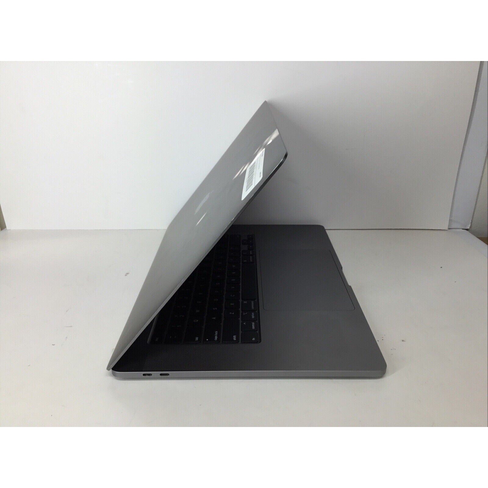 Apple MacBook Pro 16'' - 2.6GHz 6-Core Core i7, 16GB RAM, 512GB SSD (A2141)