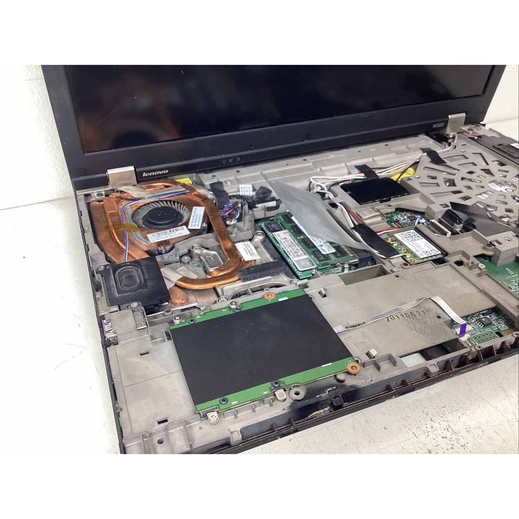 Lenovo Thinkpad W520 4270-CTO Laptop 8GB RAM 750GB - For Parts