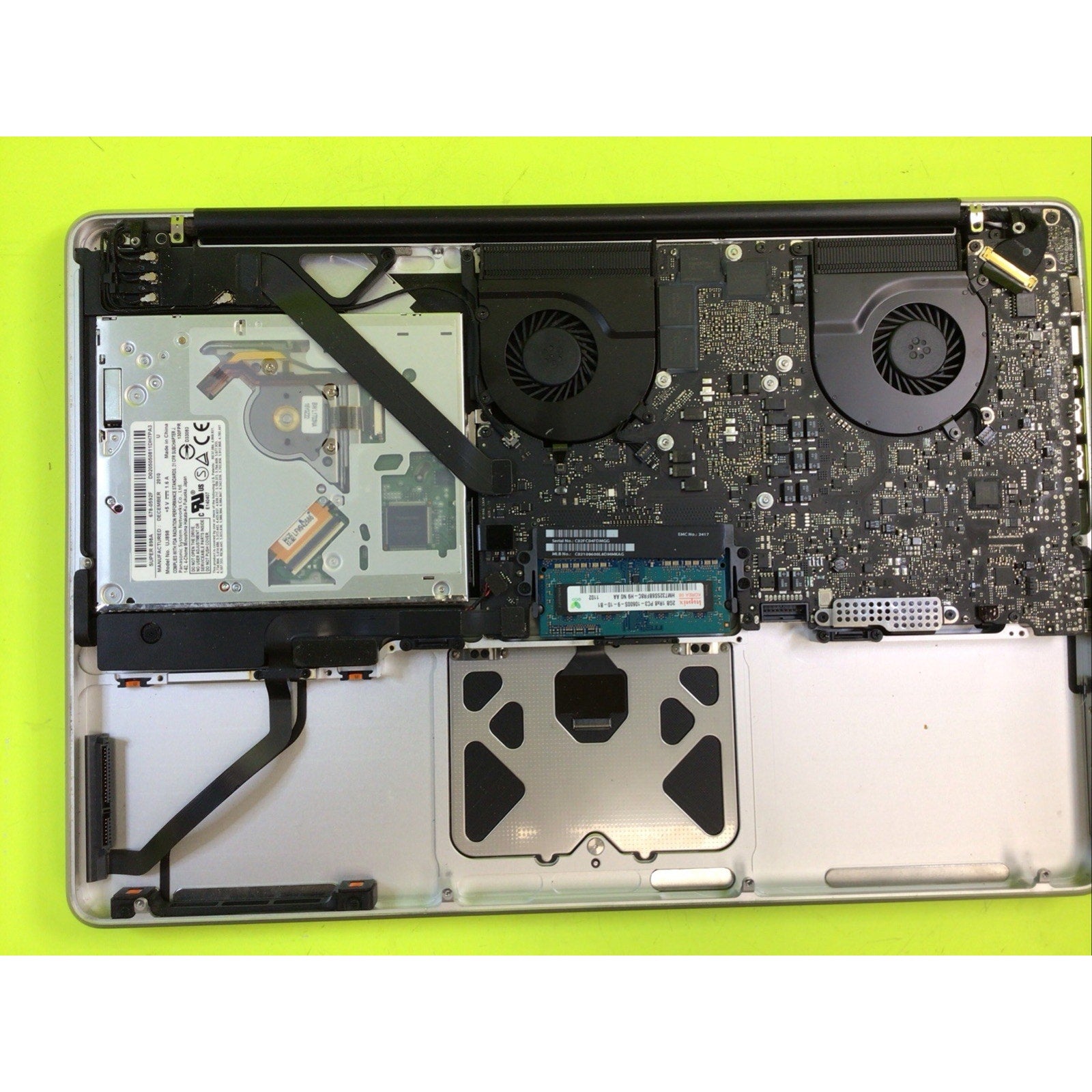 Apple MacBook Pro Early 2011 Core i7 2.3GHz 4GB RAM NO HDD FOR PARTS or REPAIR