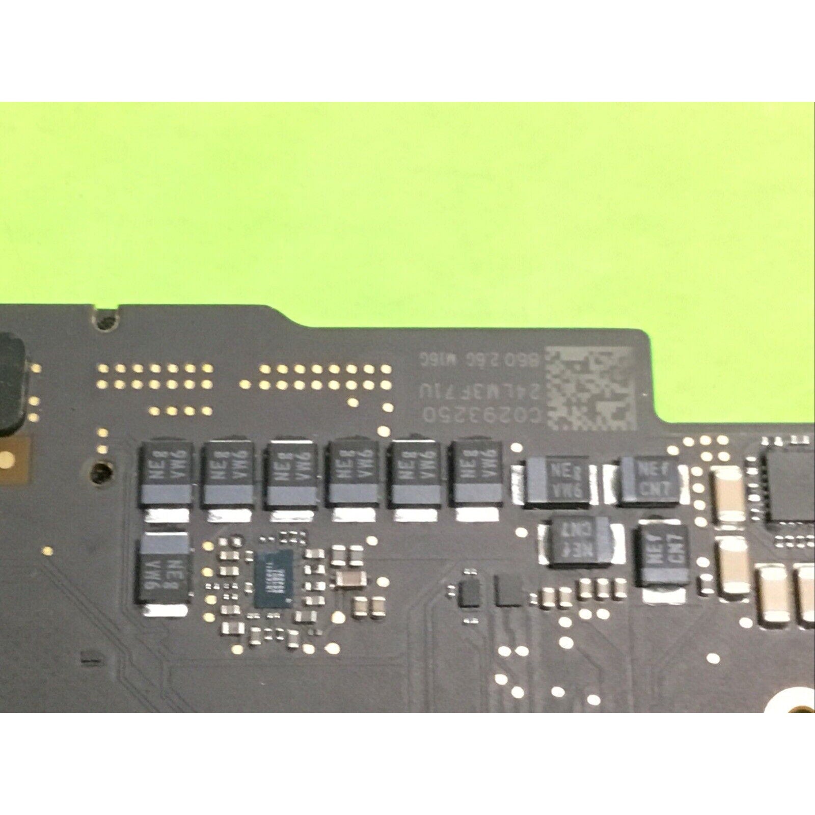 Apple MacBook Pro A1990 Logic Board 820-01814-A FOR PARTS or REPAIR