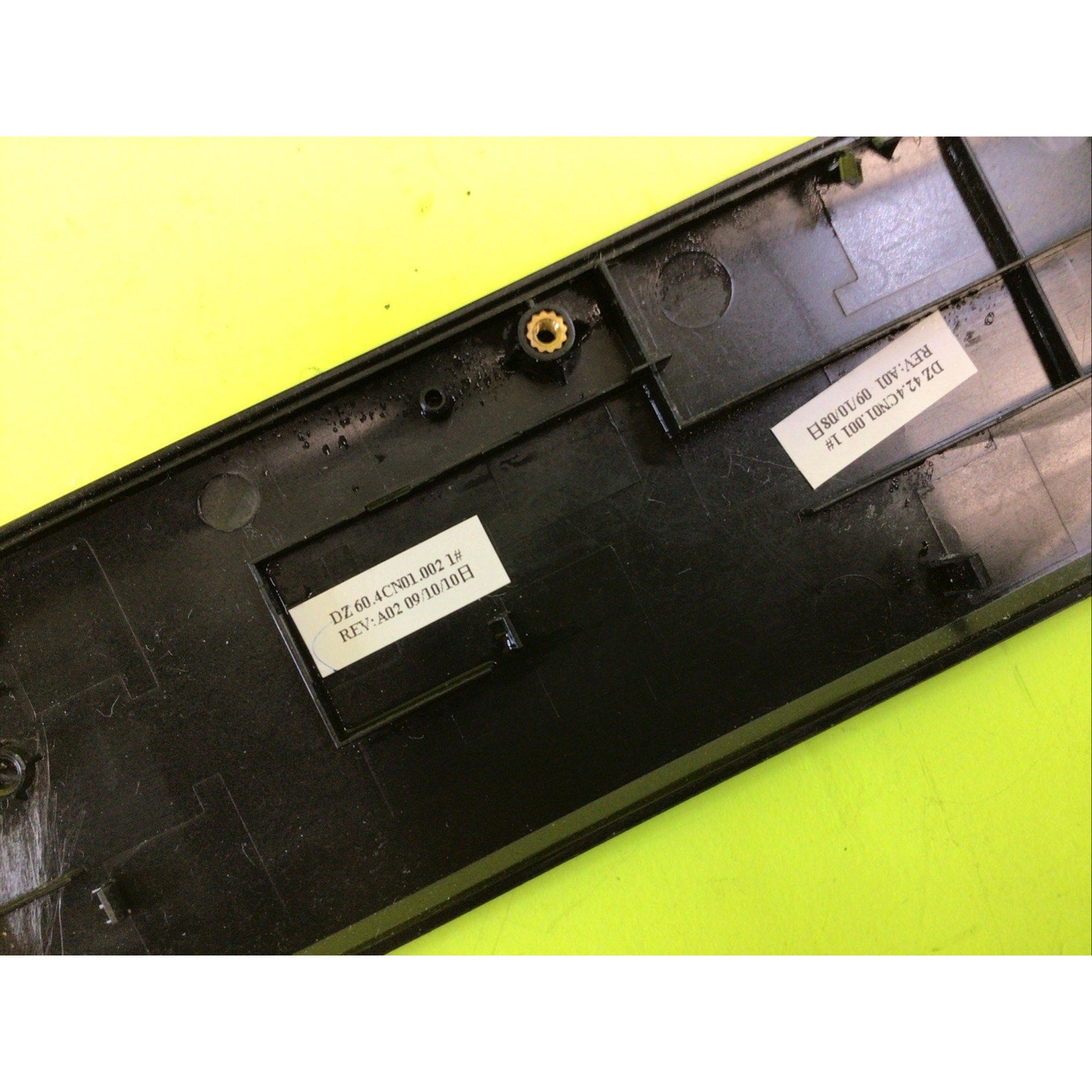 Dell Inspiron 1750 Keyboard Bezel Hinge Cover Power Button G584T 0G584T