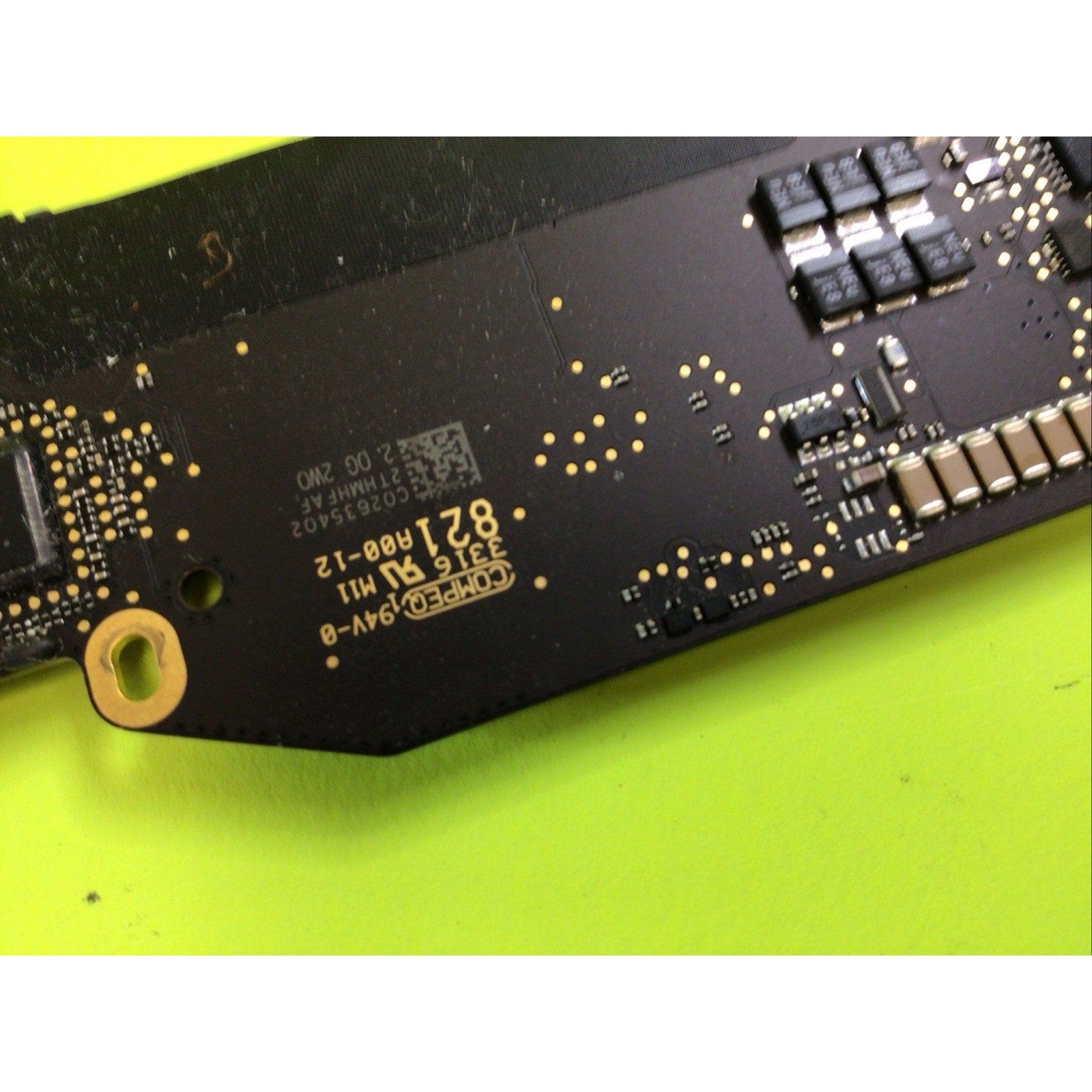 MacBook Pro A1708 Logic Board Core i5 2.0GHz 8GB RAM FOR PARTS or REPAIR