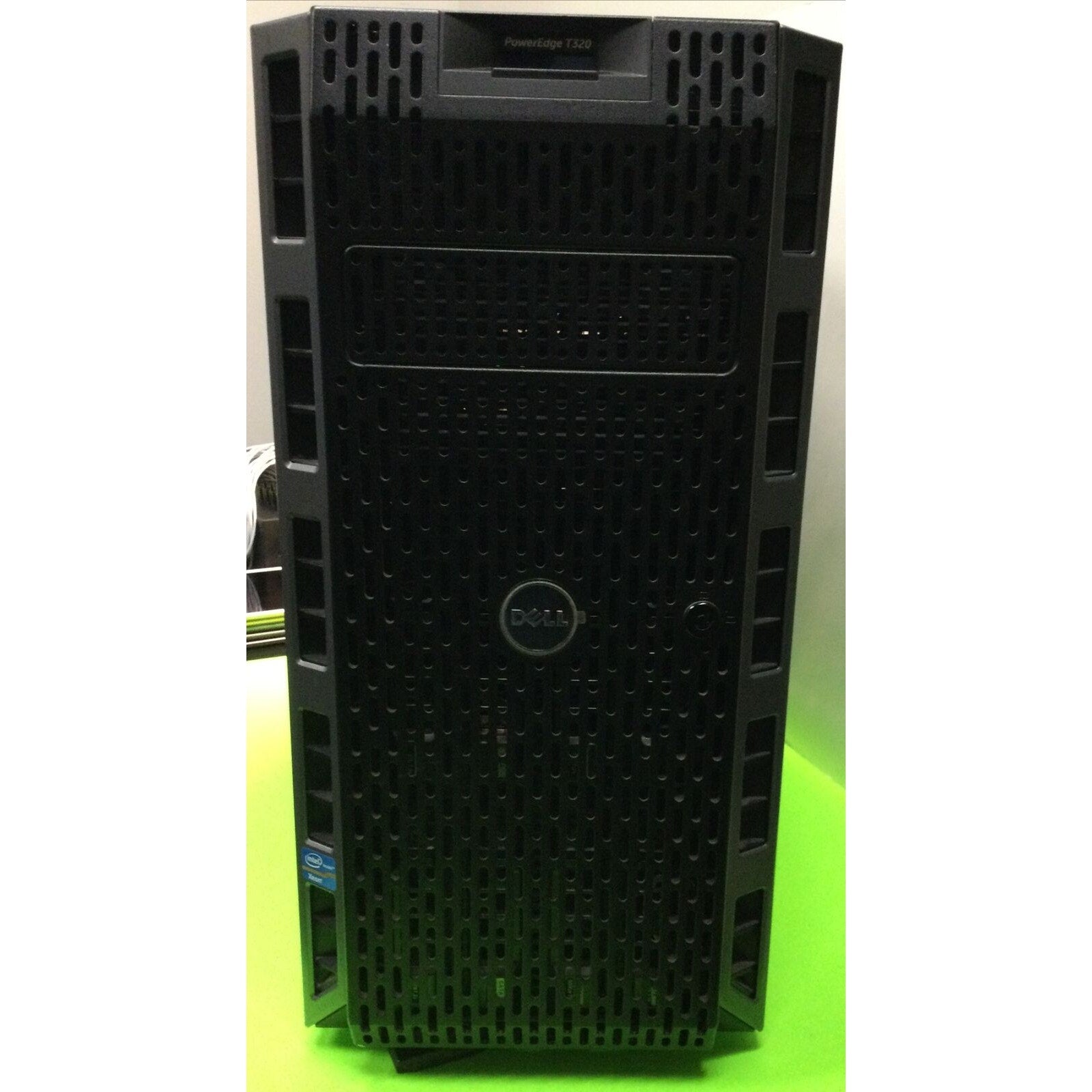 Dell PowerEdge T320 Server Intel Xeon E5-2450 @ 2.10 GHz 32GB RAM NO HDD
