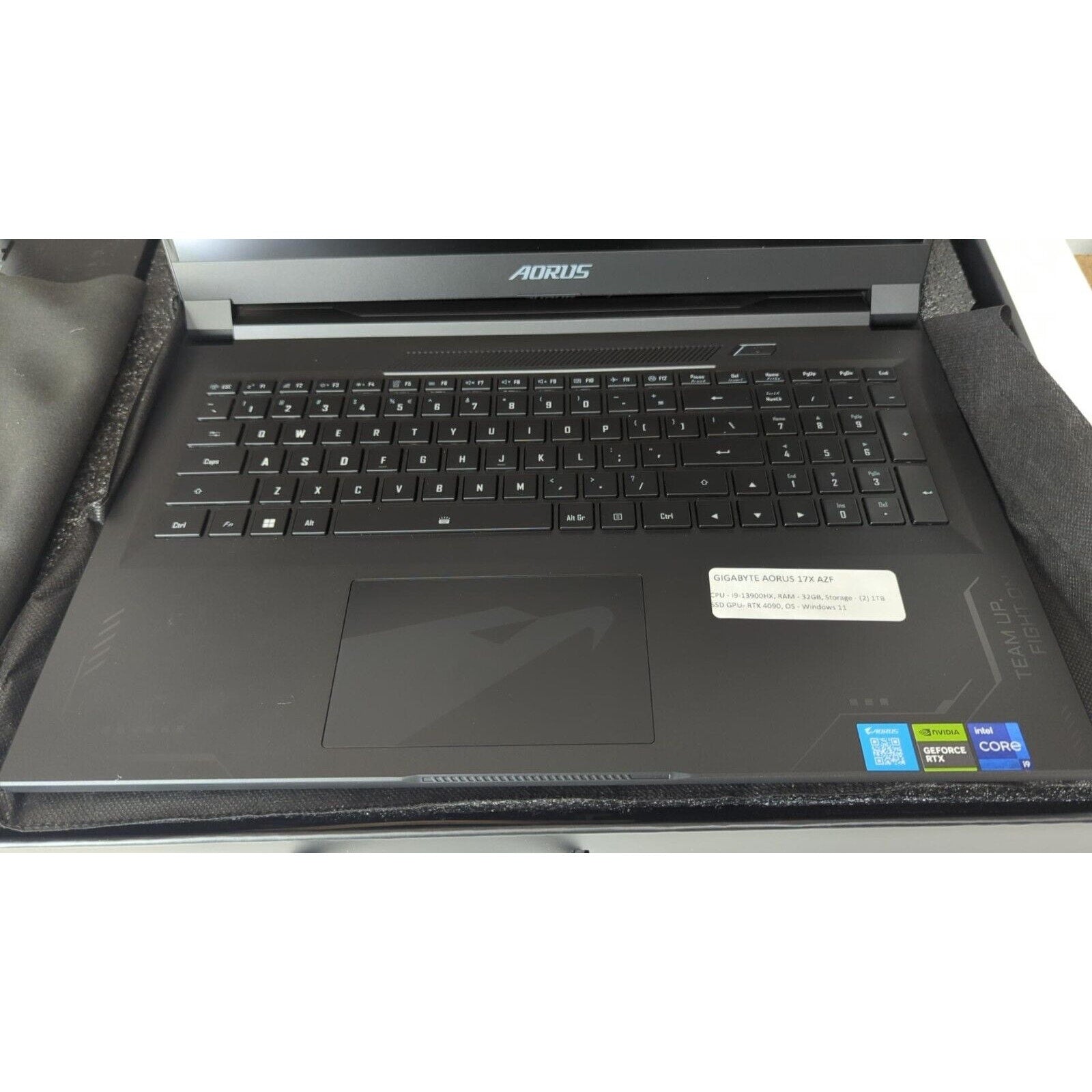 GIGABYTE AORUS 17X - i9-13900HX, 32GB RAM, RTX 4090, 2x 1TB SSD (AZF-B5US665SP)