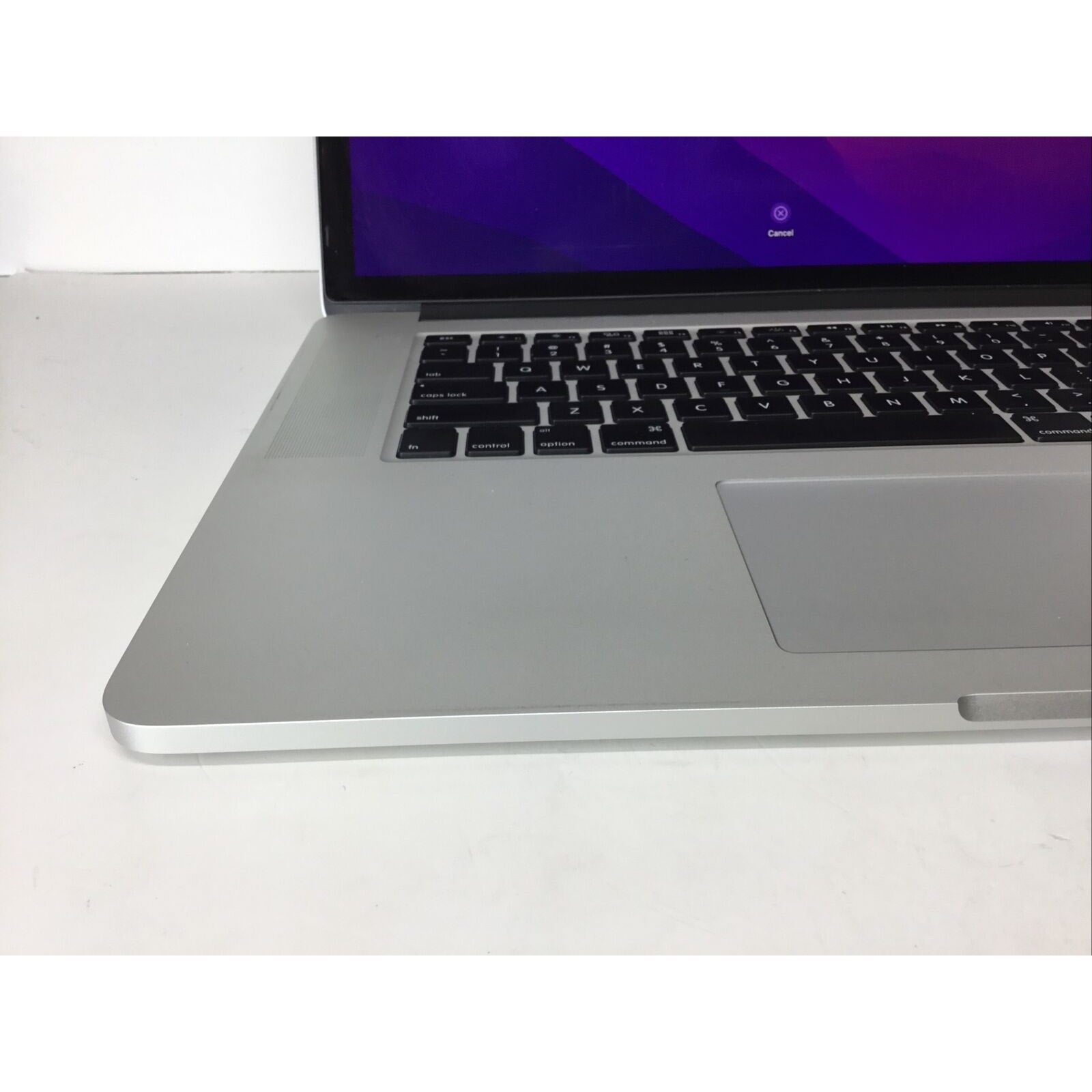 Macbook Pro 15" i7 2.5 GHz 16GB A1398- Working, Screen Flickers